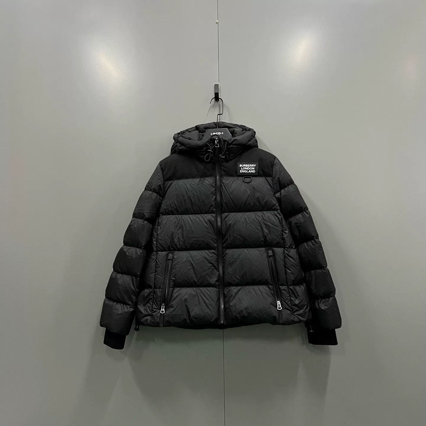 Burberry burberry black logo puffer jacket xl Size US XL / EU 56 / 4 - 1 Thumbnail