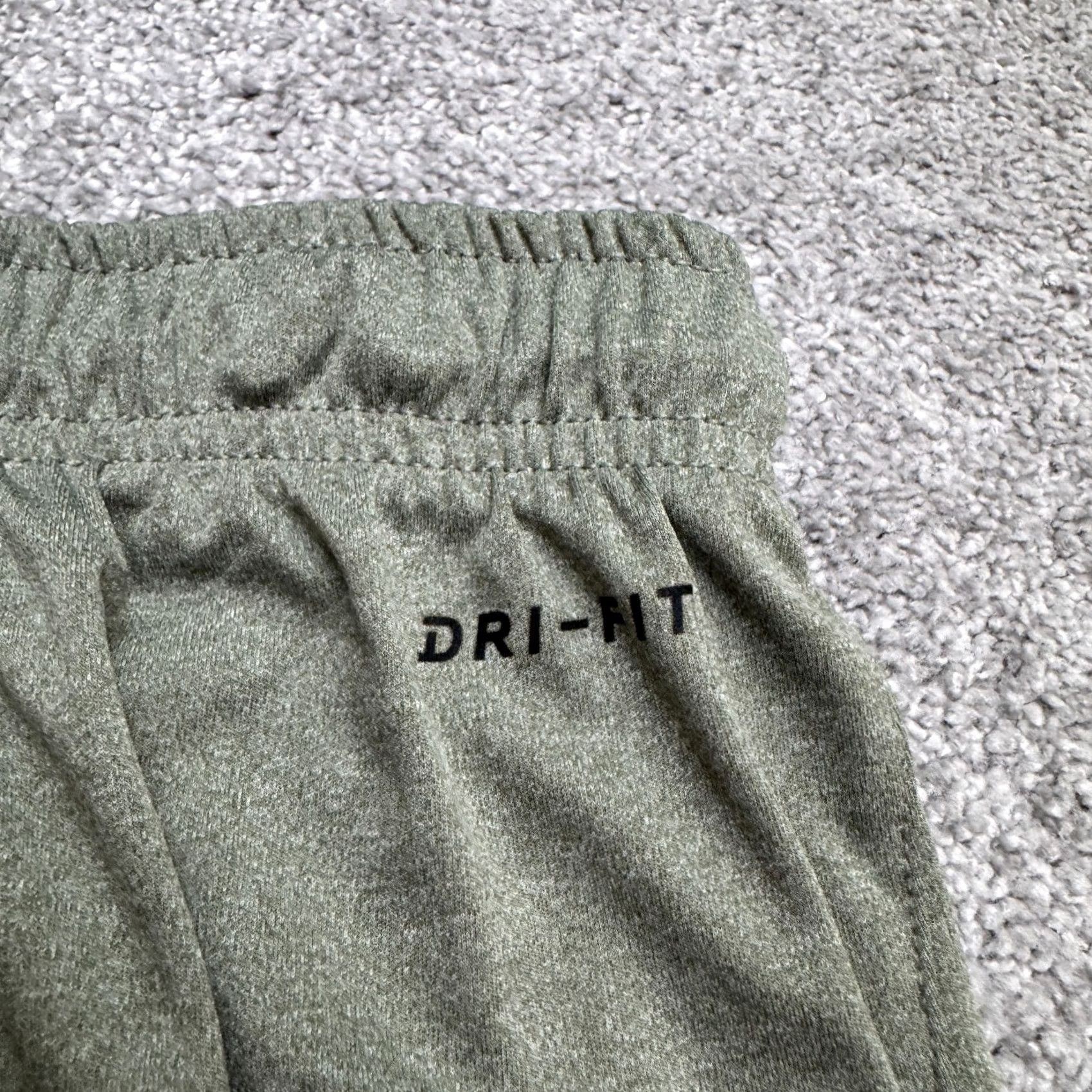 Nike Nike Dri-Fit Training Shorts Mens Medium Heather Green Elastic Waist Activewear Size US 31 - 3 Thumbnail