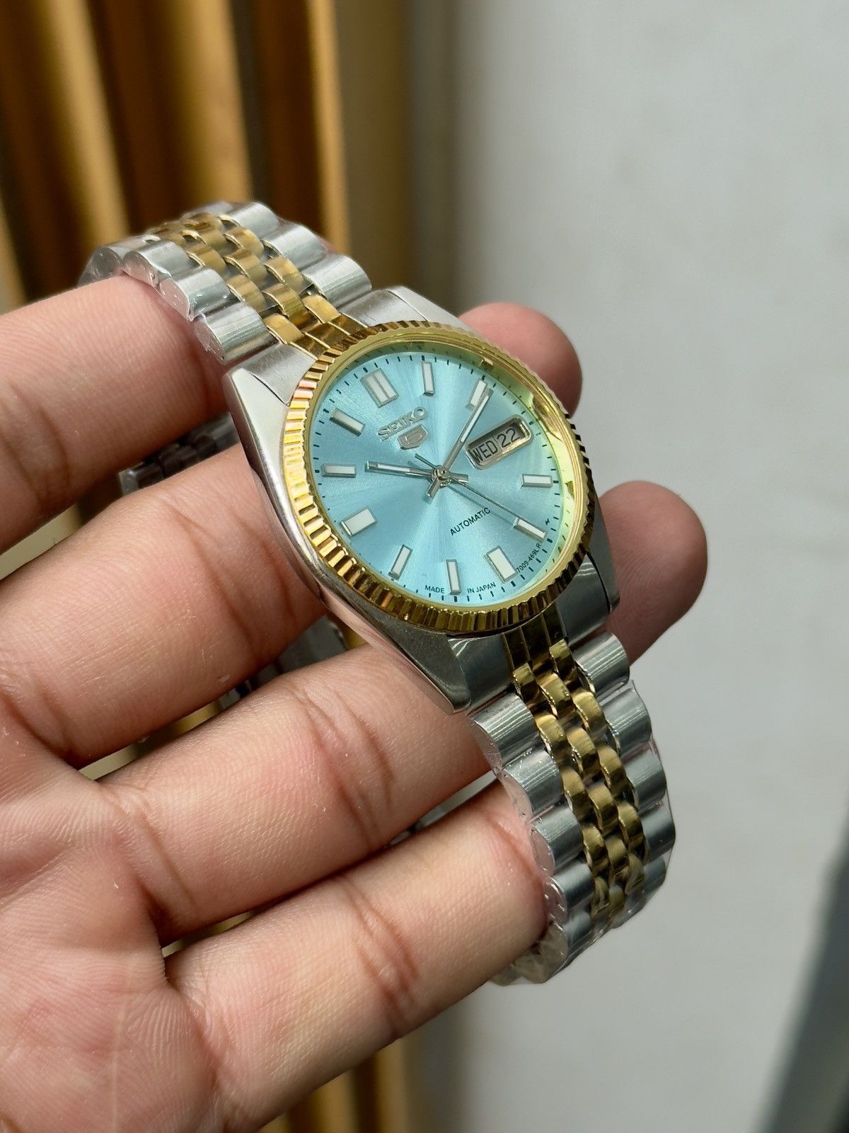 Vintage Seiko SNXJ NOS Automatic 7009 skyblue Dial Men’s Wrist Watch Size 36 - 3 Thumbnail