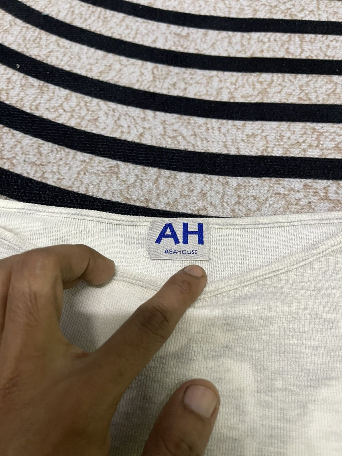 ABAHOUSE ❌RARE❌1990 ABAHOUSE ART DESIGN LONG SLEEVE TEES Size US L / EU 52-54 / 3 - 9 Thumbnail