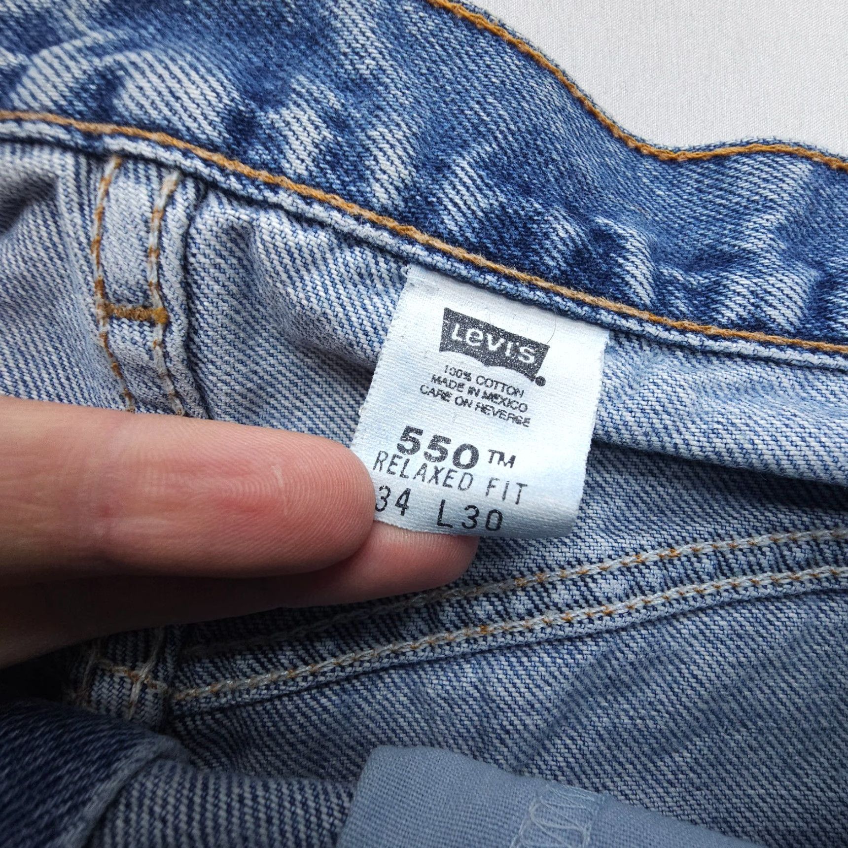 Levi's VINTAGE Levi's 550 Jeans Mens 34 x 29 Blue 550 Relaxed Tapered Denim 5-Pocket Style 2001 Y2K American Size US 34 / EU 50 - 3 Thumbnail