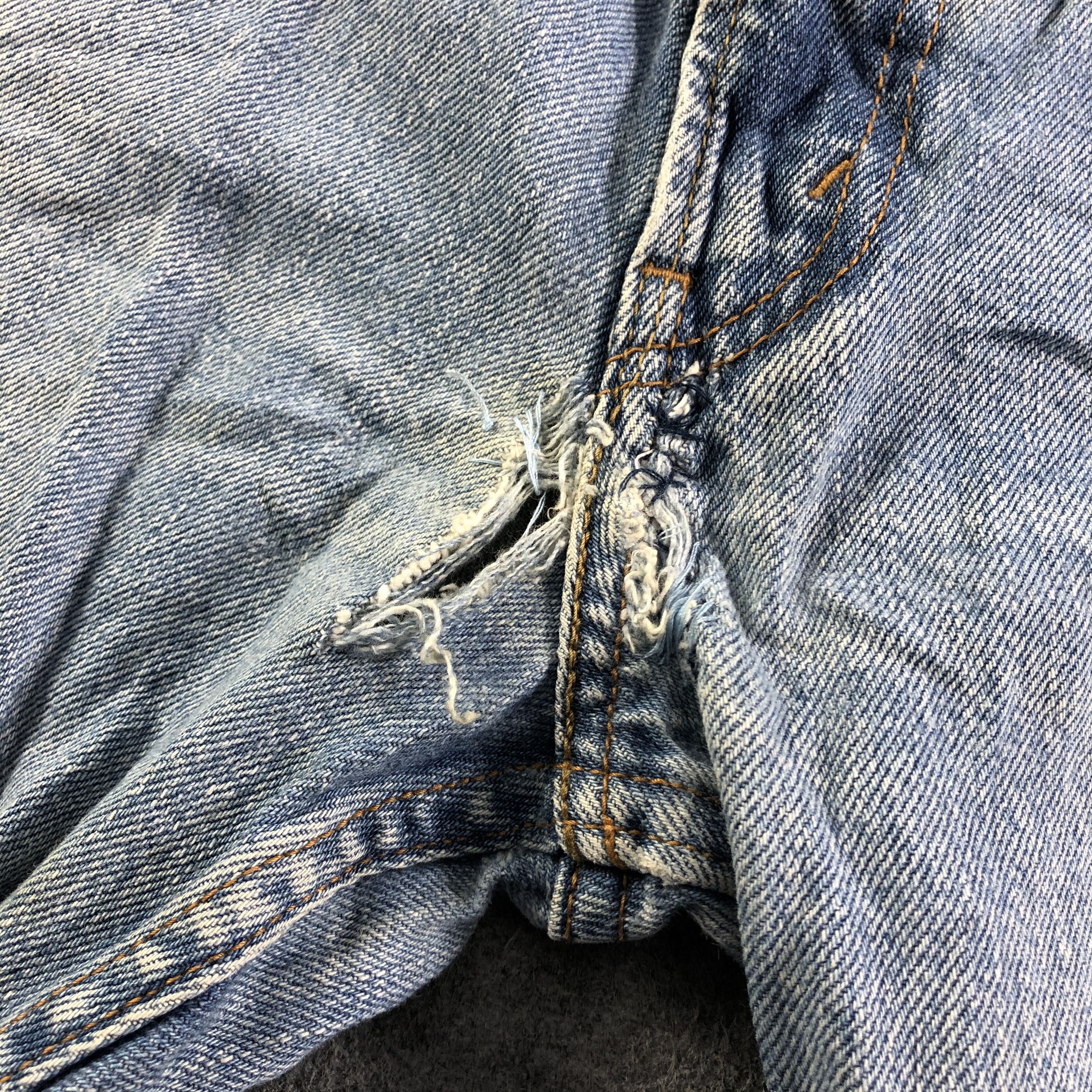 Levi's Vintage Light Wash Levis 550 Jeans-J3261 Size US 37 - 10 Thumbnail