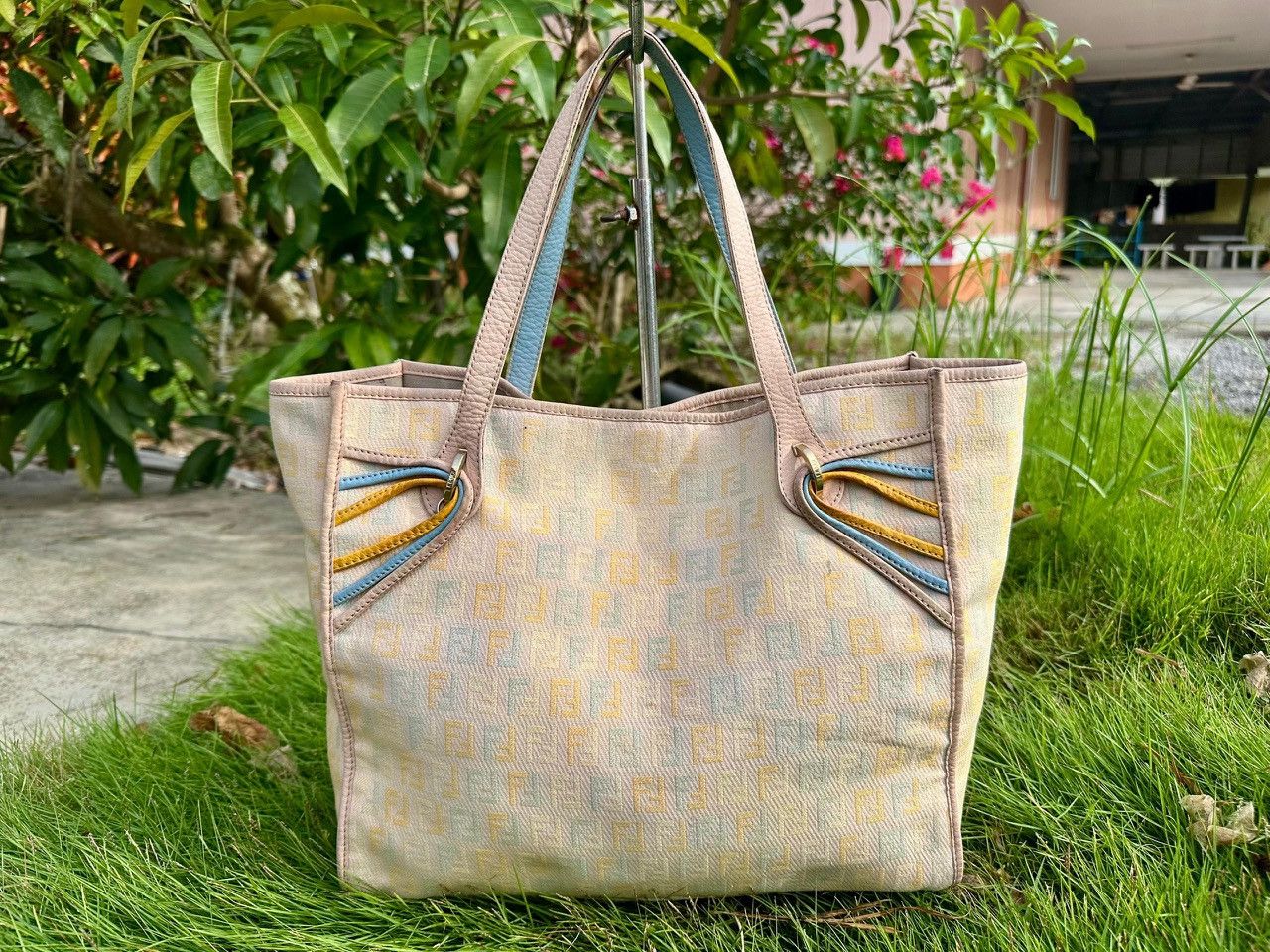 Fendi Authentic Fendi Zucchino Vitello Multicolour Shopping Tote Size ONE SIZE - 1 Thumbnail