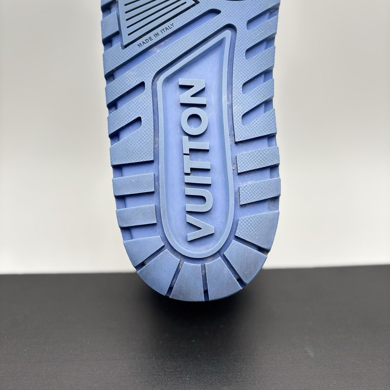 Louis Vuitton (11.5-12 US) Louis Vuitton Maxi ' Blue White ' Size US 12 / EU 45 - 9 Thumbnail