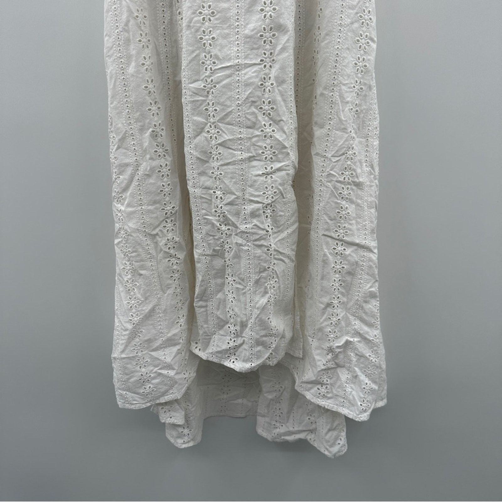 REVOLVE Finders Keepers Sundays White Eyelet V Neck Midi Dress Size M / US 6-8 / IT 42-44 - 5 Thumbnail