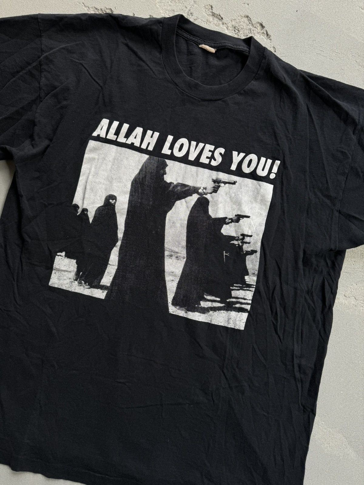 Band Tees Vintage 90s Allah Loves You Explosion Graphic T shirt Rare Size US XL / EU 56 / 4 - 3 Thumbnail