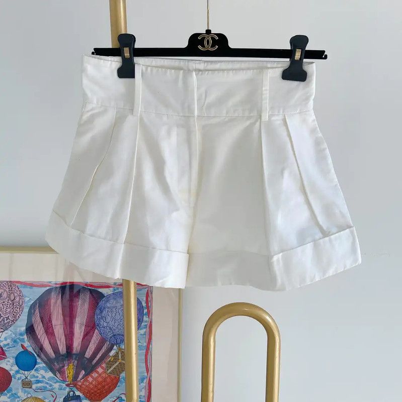 Valentino Valentino White Cotton Women's Shorts 0089 Size 30" / US 8 / IT 44 - 1 Thumbnail