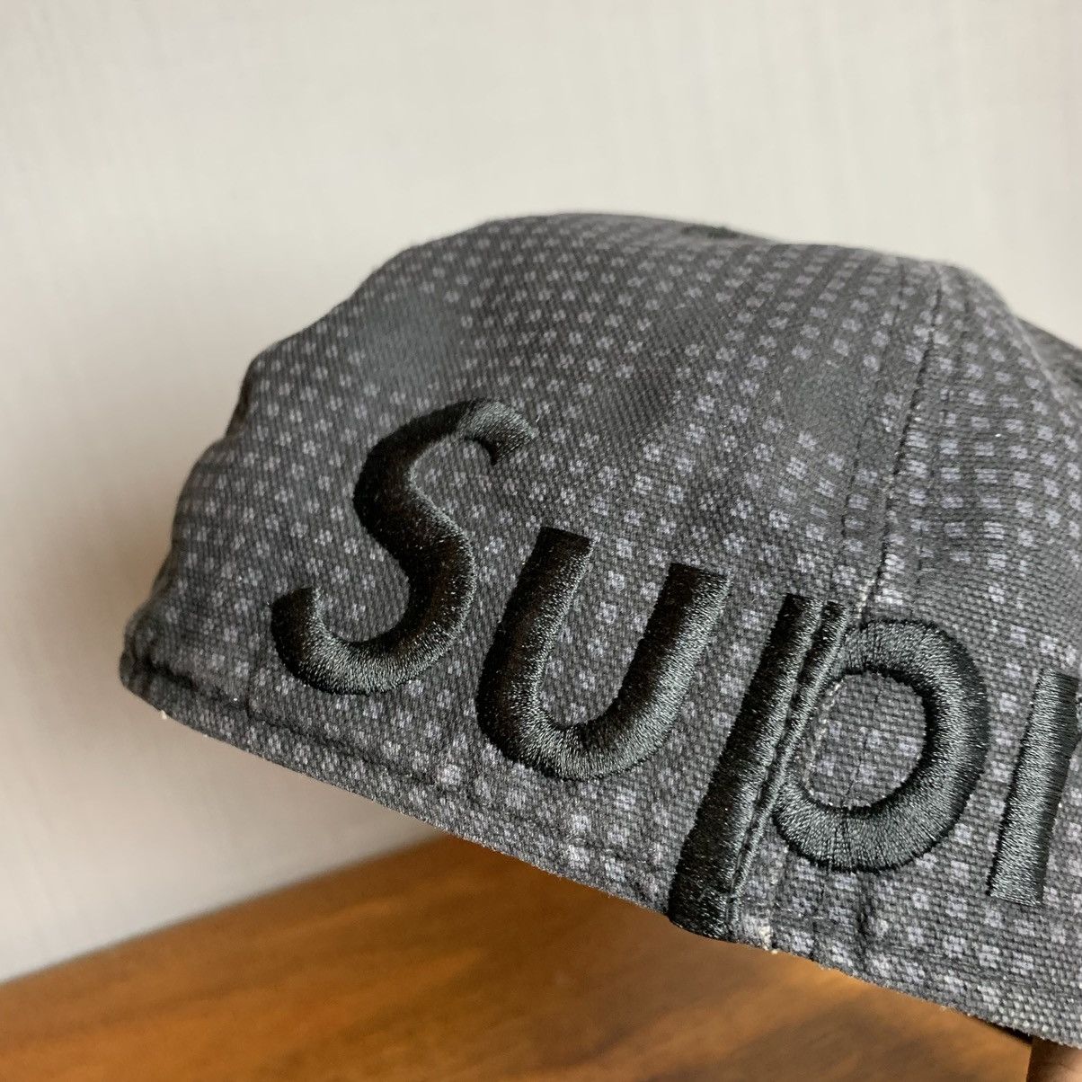 New Era × Supreme Supreme Grid Camo Side Logo Fitted Hat 2007 Size ONE SIZE - 8 Thumbnail
