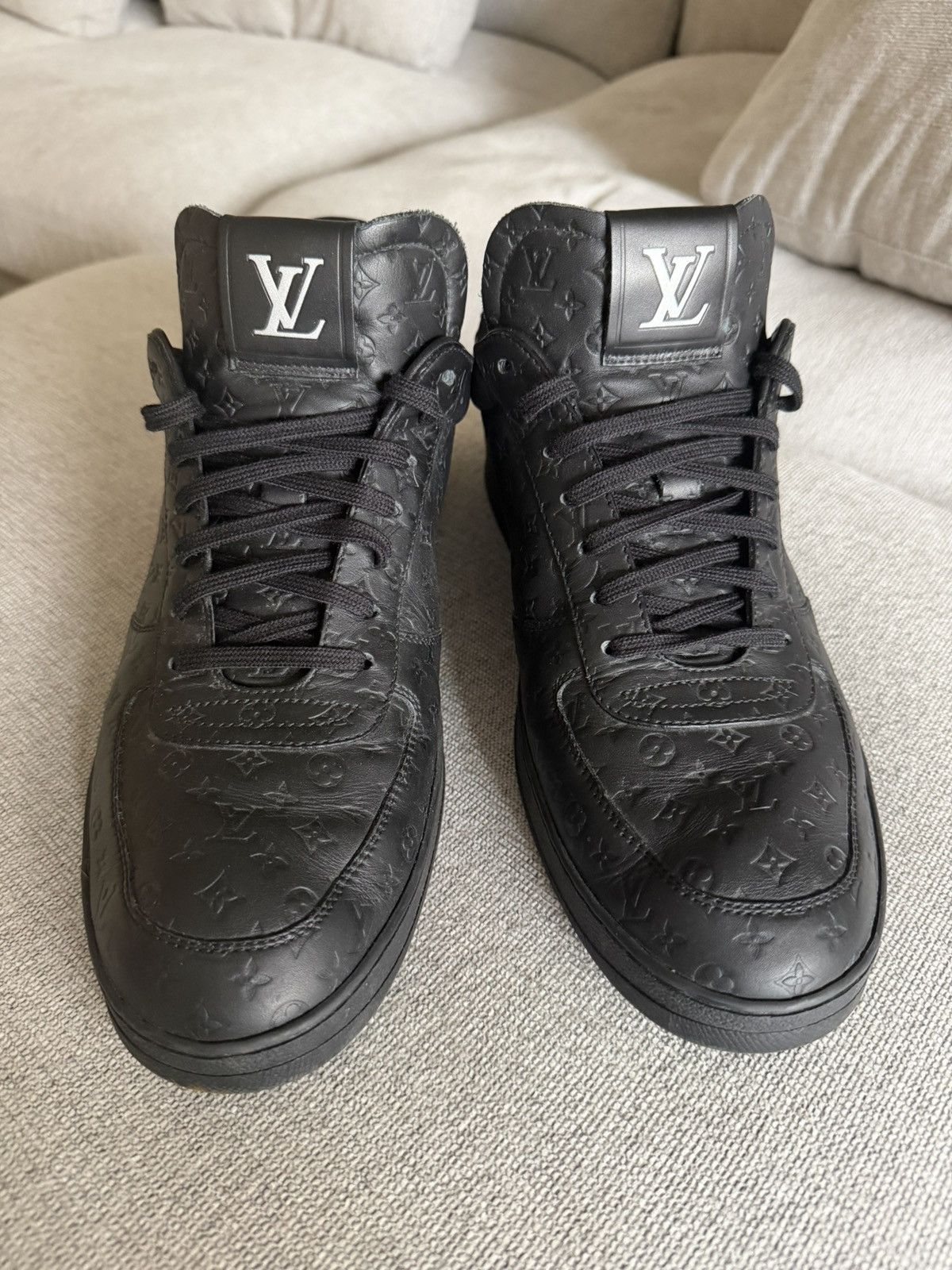 Louis Vuitton Louis Vuitton LV Monogram Leather Sneakers Size US 10.5 / EU 43-44 - 1 Thumbnail