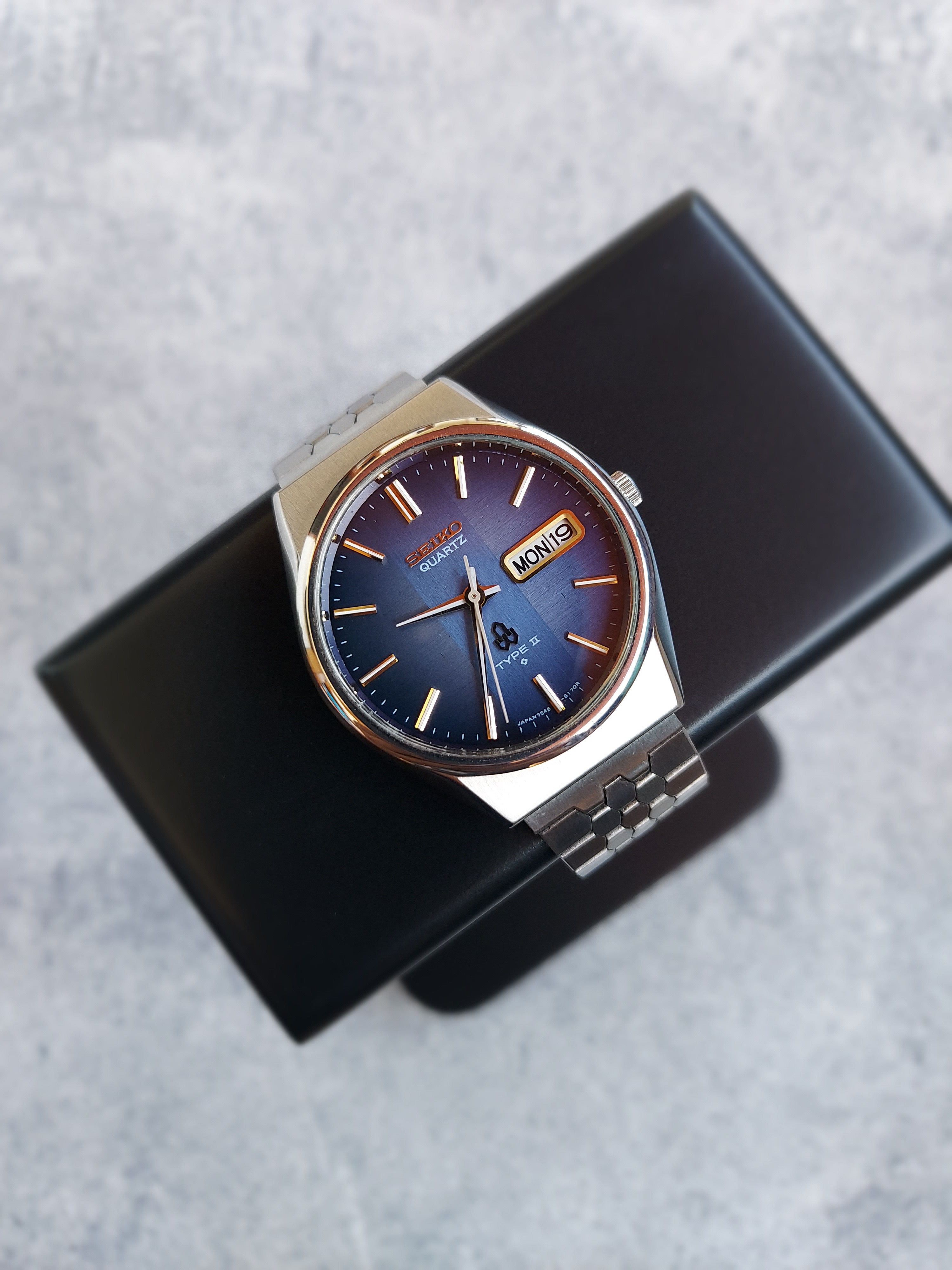 image of 70's Seiko Quartz Type Ii Gradient Blue in Steel, Men's