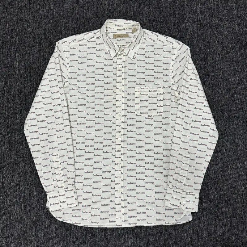 Burberry Burberry Women's Short Sleeve Printed Shirt Size M / US 6-8 / IT 42-44 - 1 Thumbnail