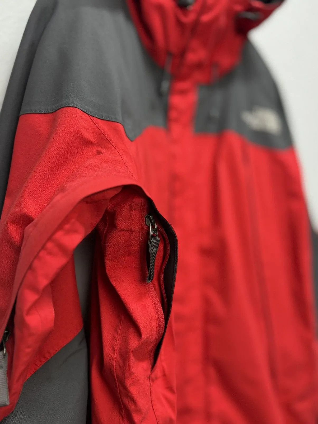 The North Face Vintage The North Face Gore Tex Jacket Red Canada Arcteryx Size US M / EU 48-50 / 2 - 10 Thumbnail