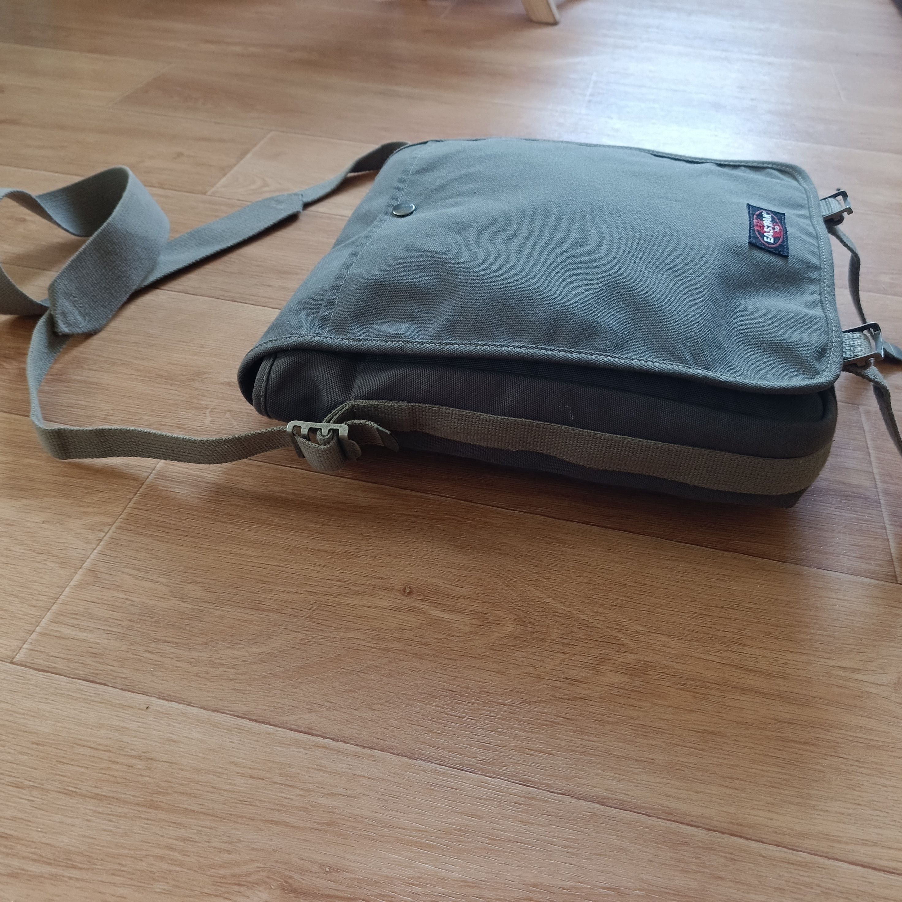 Eastpak × Vintage Eastpack Anarchy messenger bag khaki shoulder cross body bag Size ONE SIZE - 7 Thumbnail