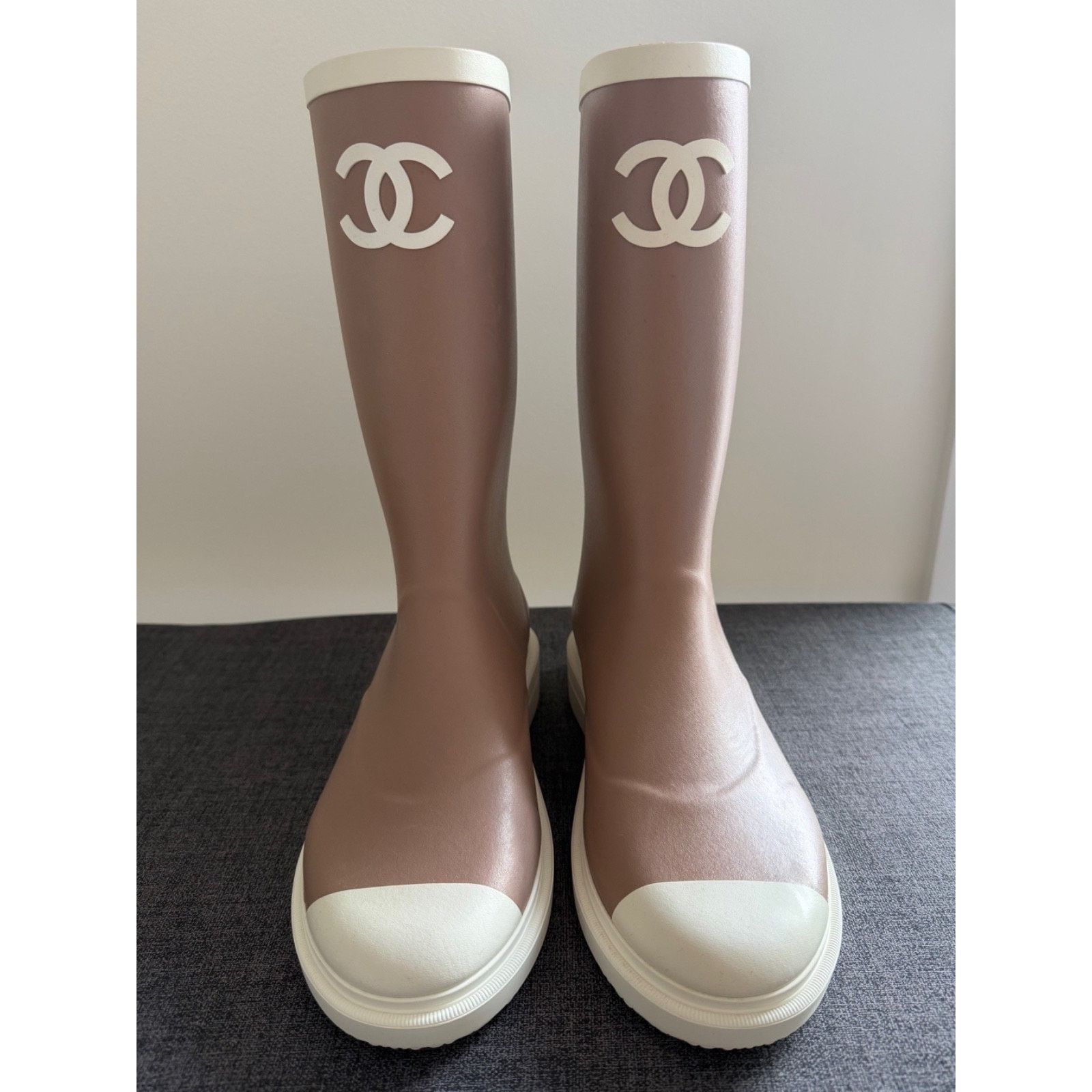 Chanel Chanel Beige White Caoutchouc CC Rain Boots 35 Size US 5 / IT 35 - 19 Thumbnail