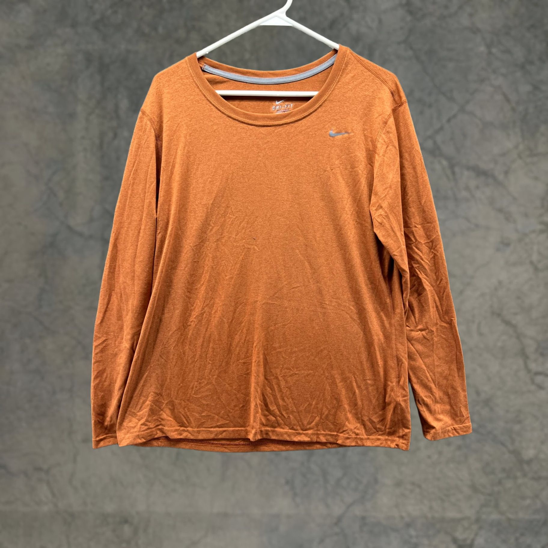 Nike Nike Dri-FIT Shirt Mens Large Orange Long Sleeve Running Performance Top Size US L / EU 52-54 / 3 - 1 Thumbnail