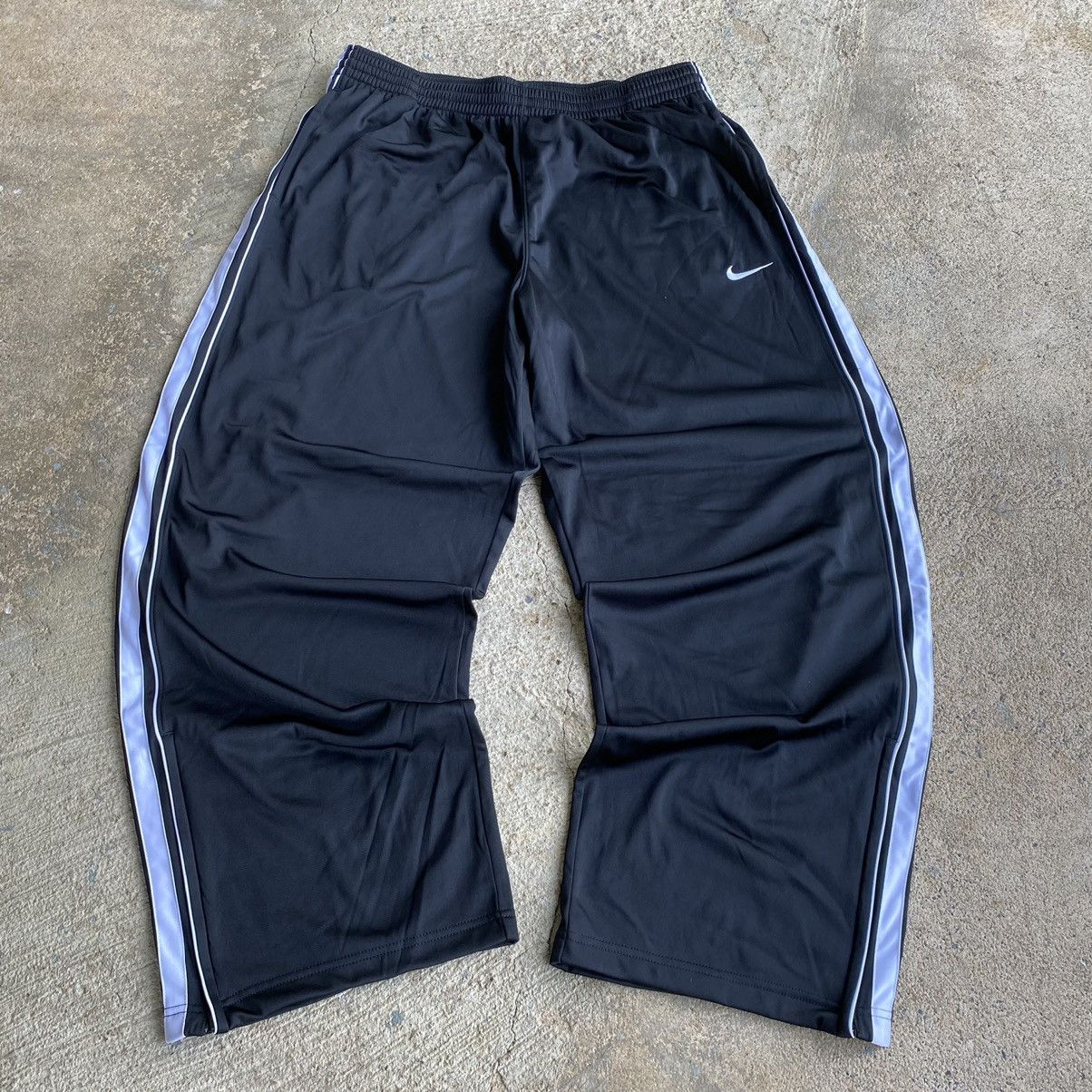 Japanese Brand × Nike × Vintage Vintage Y2K Nike Baggy Stripe Track Pants Size US 34 / EU 50 - 2 Thumbnail