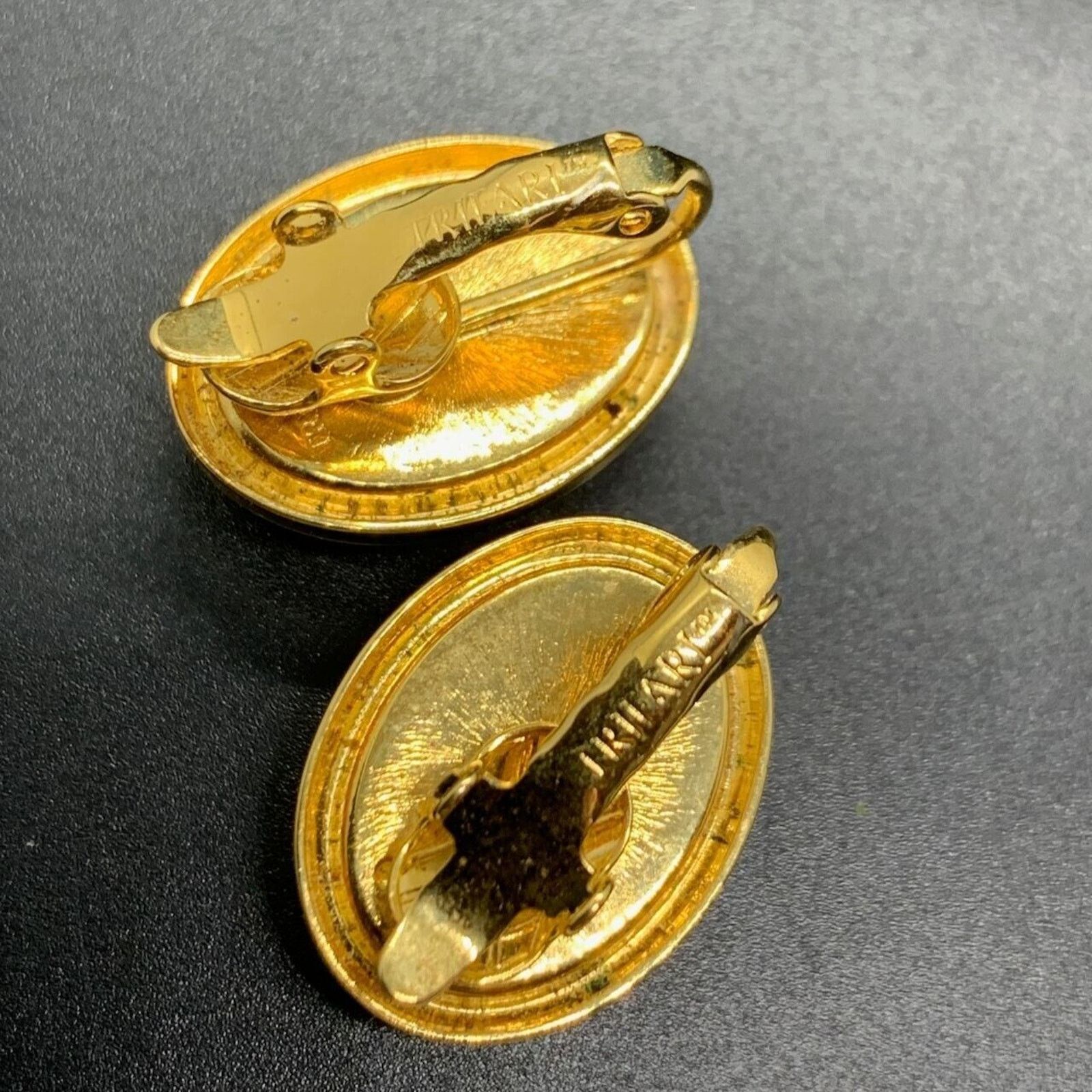 Other Trifari Vintage Gold Tone White Cabochon Clip On Earrings Size ONE SIZE - 3 Thumbnail