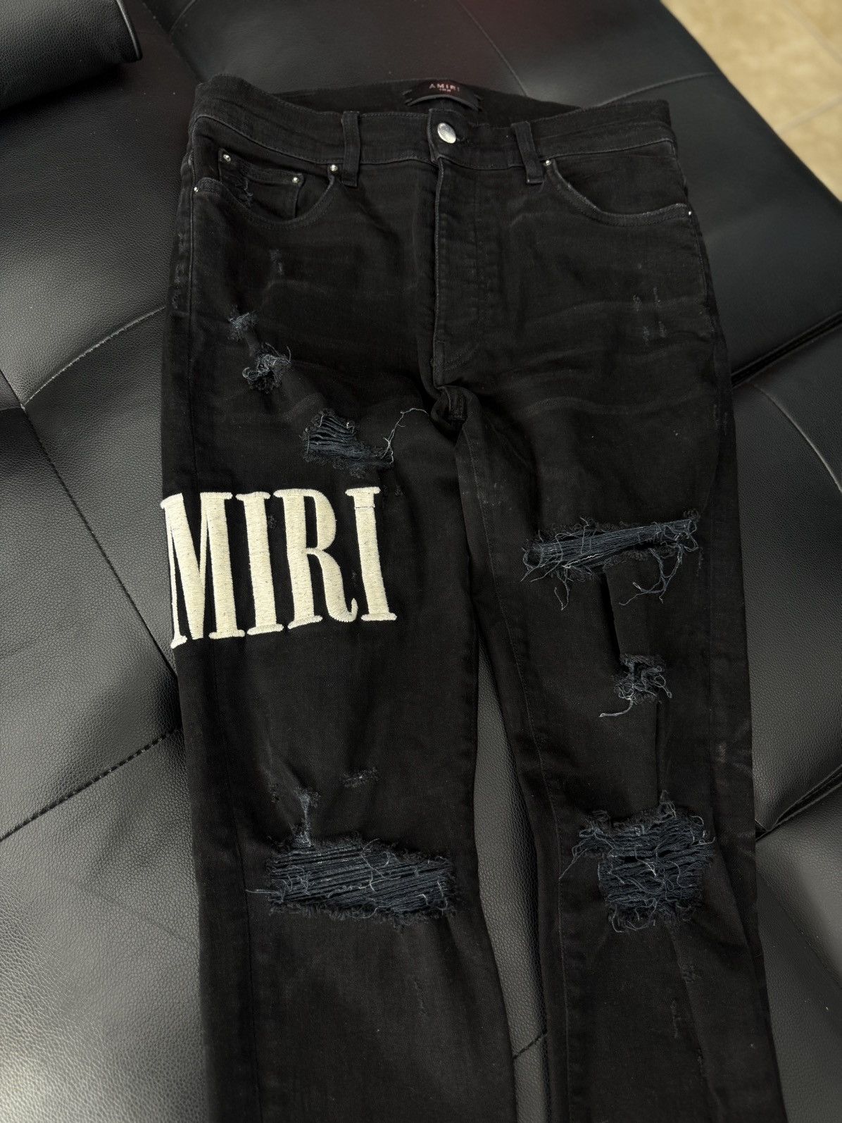 Amiri Amiri Logo Black White Patch Jeans Size 32 Pre Owned 🧼 Size US 32 / EU 48 - 4 Thumbnail