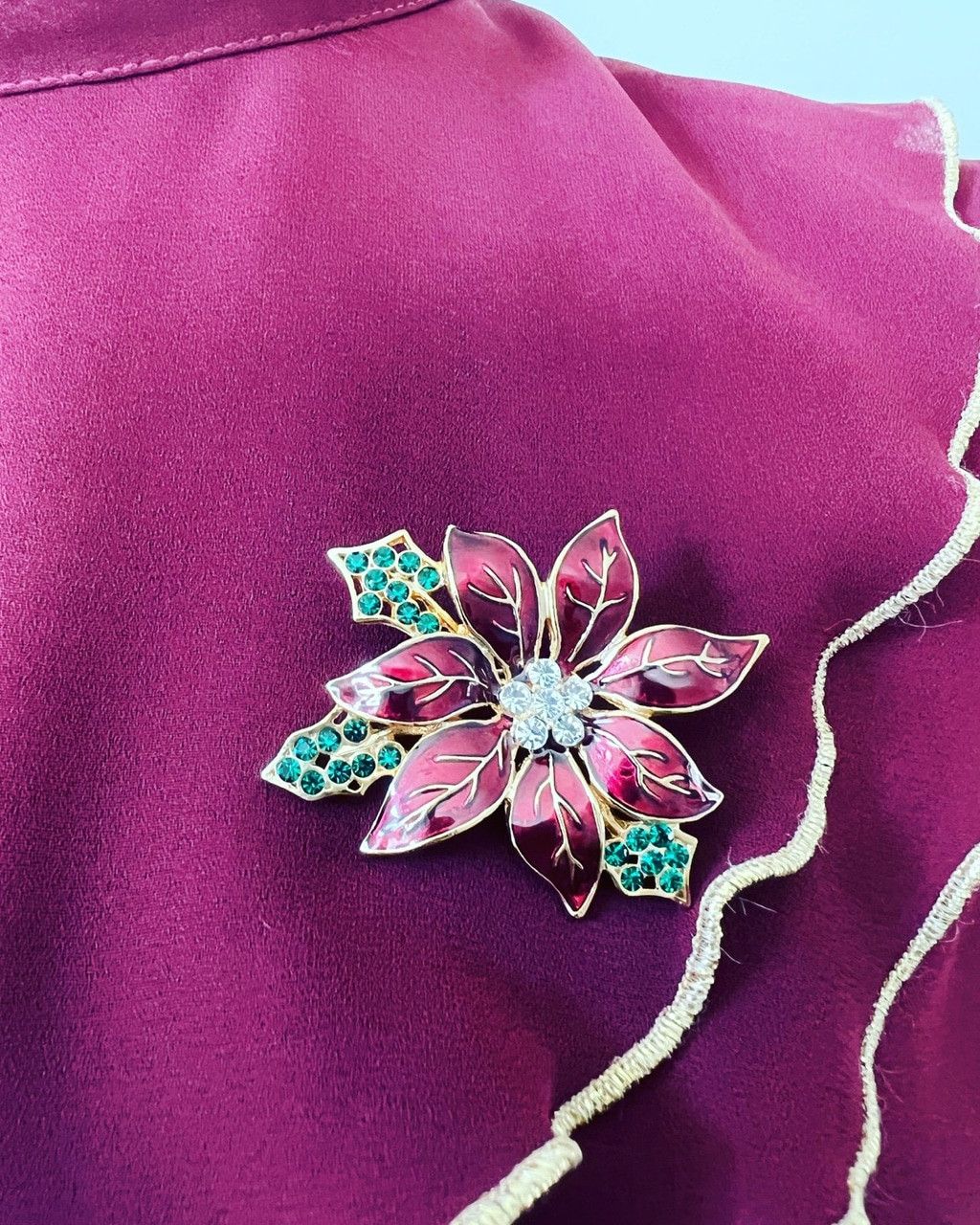 Liz Claiborne 1970s Vintage Liz Claiborne Poinsettia Christmas Brooch mint Size ONE SIZE - 1 Thumbnail