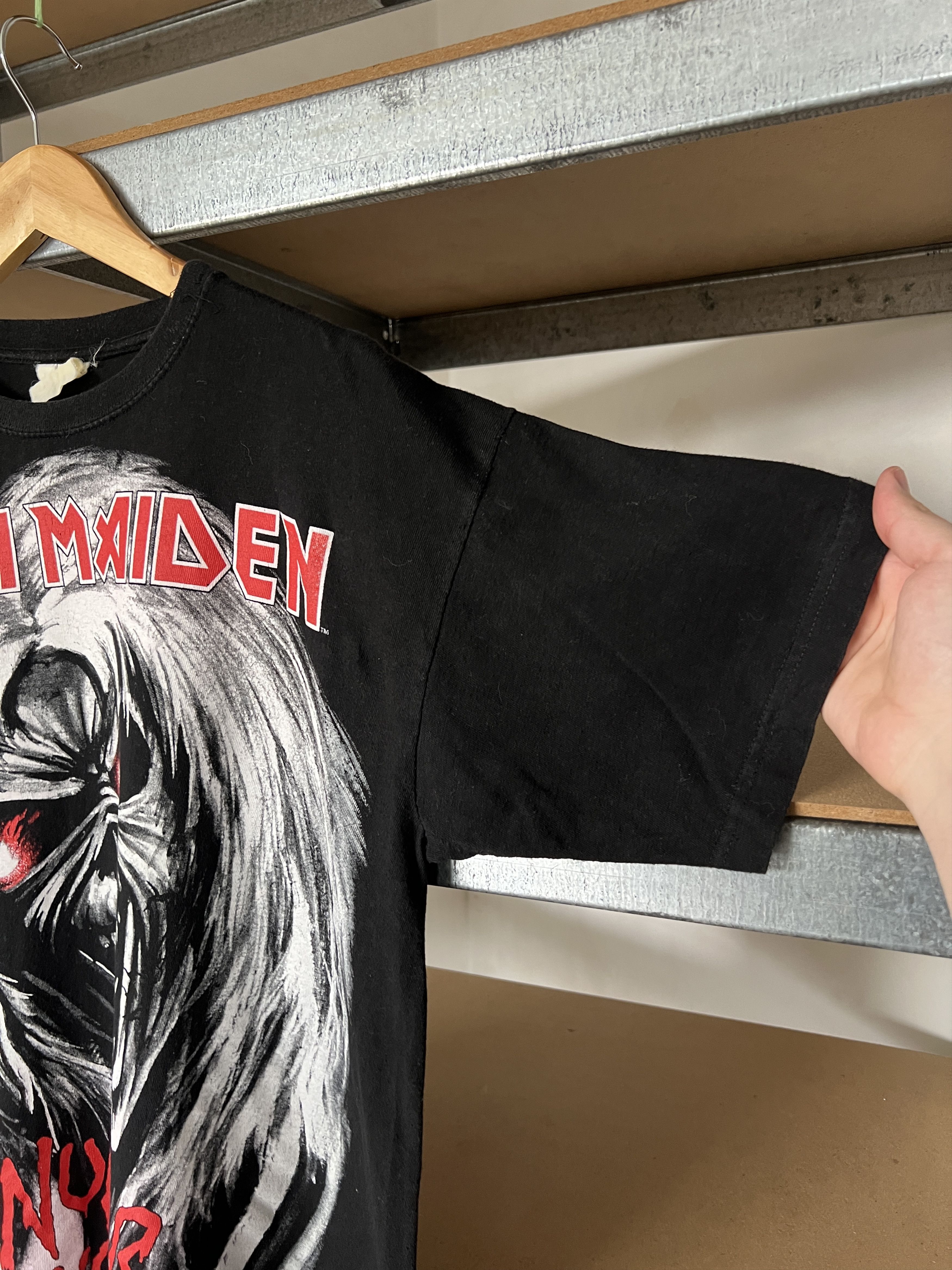 Band Tees Vintage 90s Iron Maiden Rock band 1982 T-shirt Size US M / EU 48-50 / 2 - 5 Thumbnail
