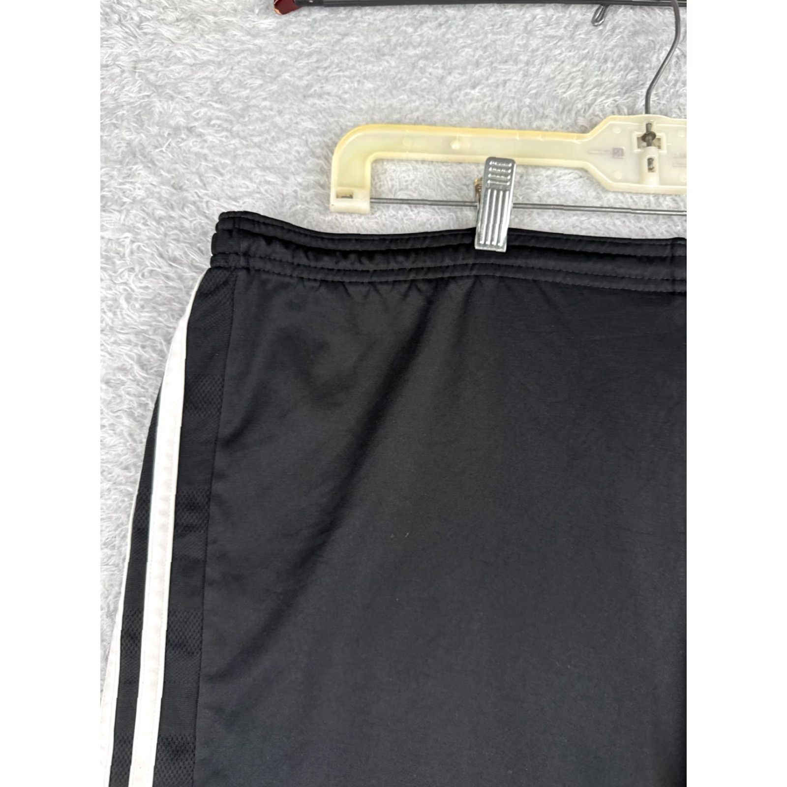 Adidas Adidas Shorts Womens XL Black Polyester Nylon With Pockets Athletic Casual Read Size 40" / US 18 - 4 Thumbnail