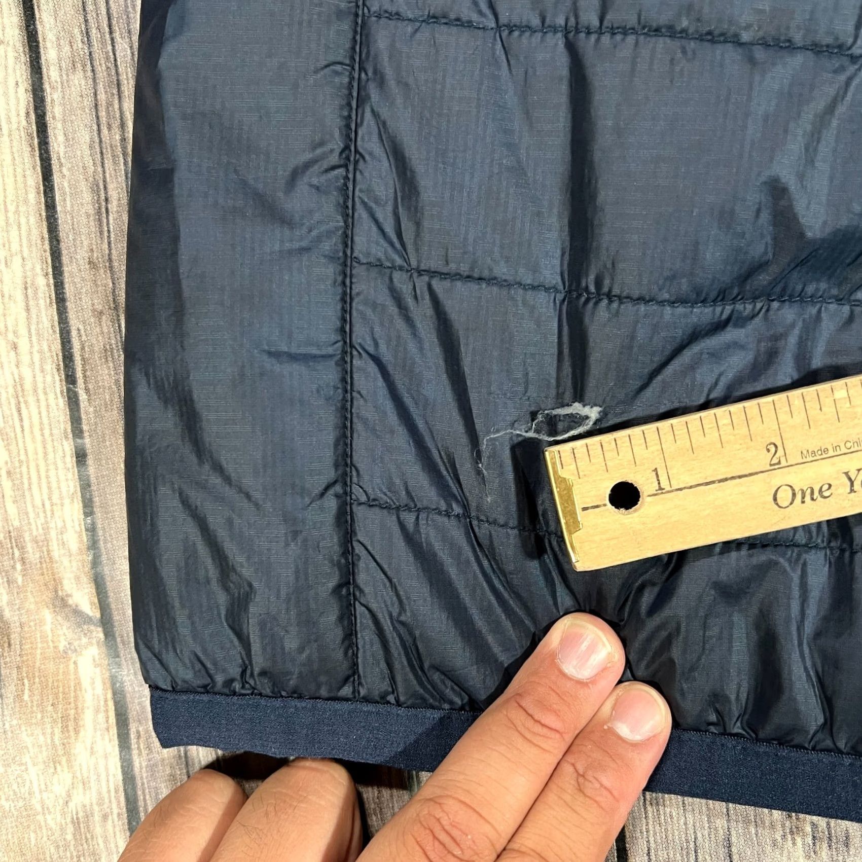 Vineyard Vines Vineyard Vines Puffer Vest Full Zip XS Mens Blue Jacket READ Small Hole Back Read Size US XS / EU 42 / 0 - 5 Thumbnail