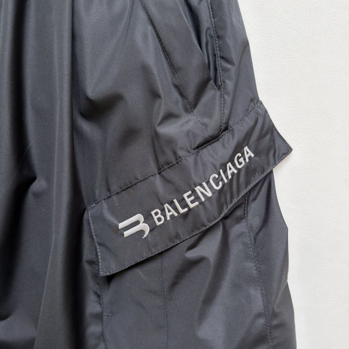 Balenciaga 2021 Black Nylon Technical Cargo Pants Size US 32 / EU 48 - 12 Thumbnail