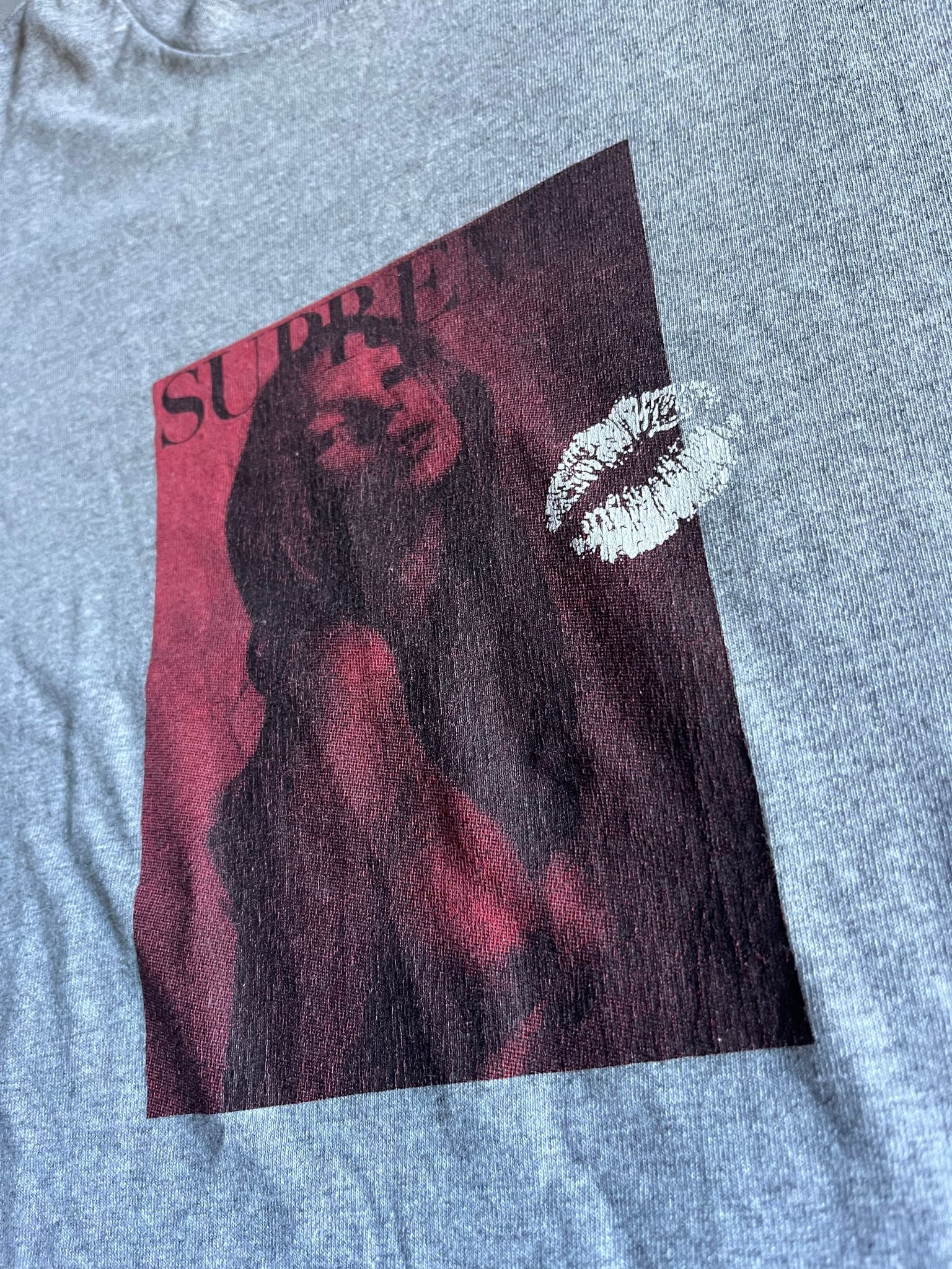 Supreme 2006 rare Supreme Kate Moss Lipstick Kiss tee Size US M / EU 48-50 / 2 - 3 Thumbnail