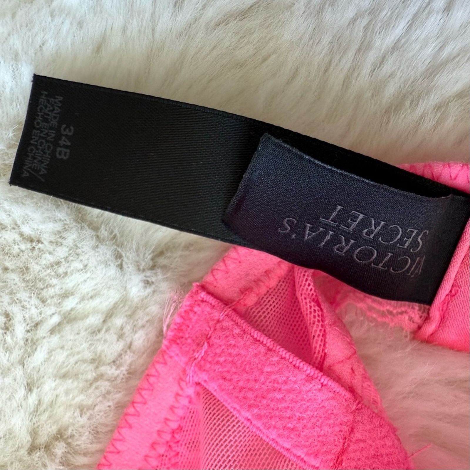 Victoria's Secret Victoria’s Secret women pink bra 34B limited edition 180$ Size ONE SIZE - 6 Thumbnail