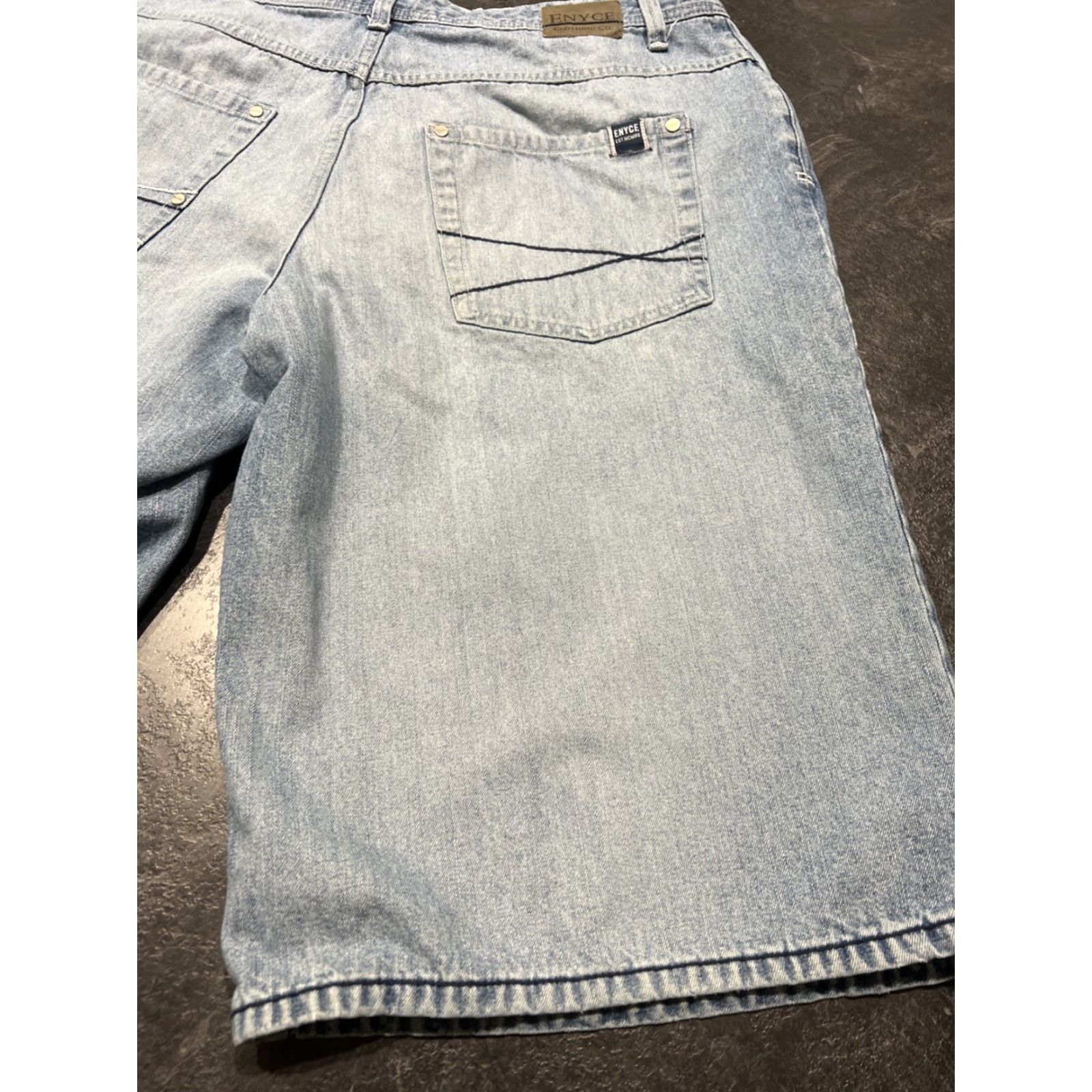 Enyce VINTAGE Enyce Bermuda Jeans Shorts Men 38 Blue Denim Embroidered Graffiti Baggy Jorts 90s Grunge Hip Hop Mens Size US 38 / EU 54 - 3 Thumbnail