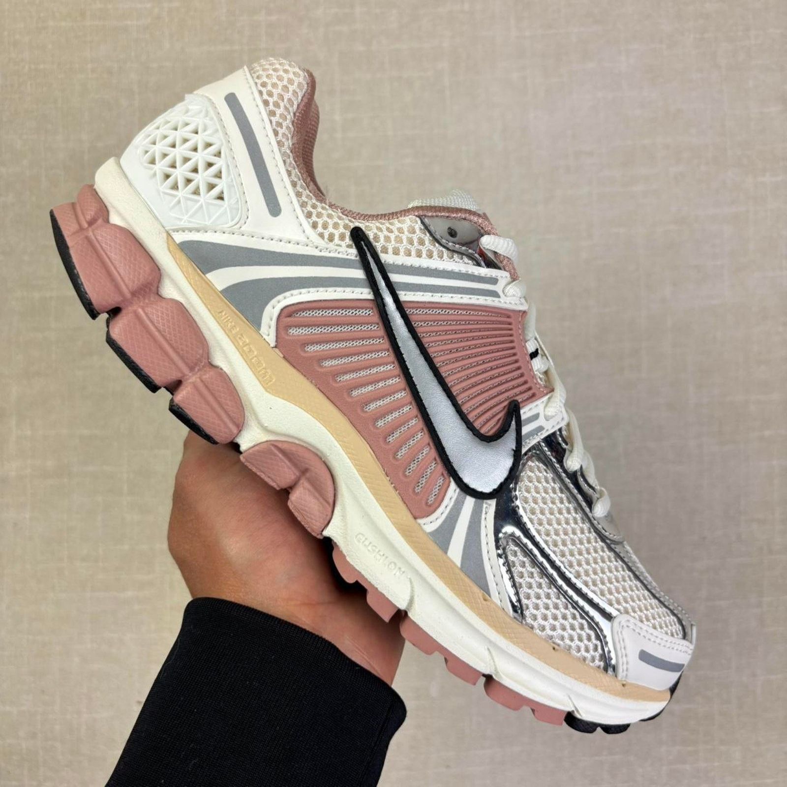 Nike 🐷 2025 Nike Zoom Vomero 5 “Sail Particle Pink” 9W Size US 9 / IT 39 - 1 Thumbnail