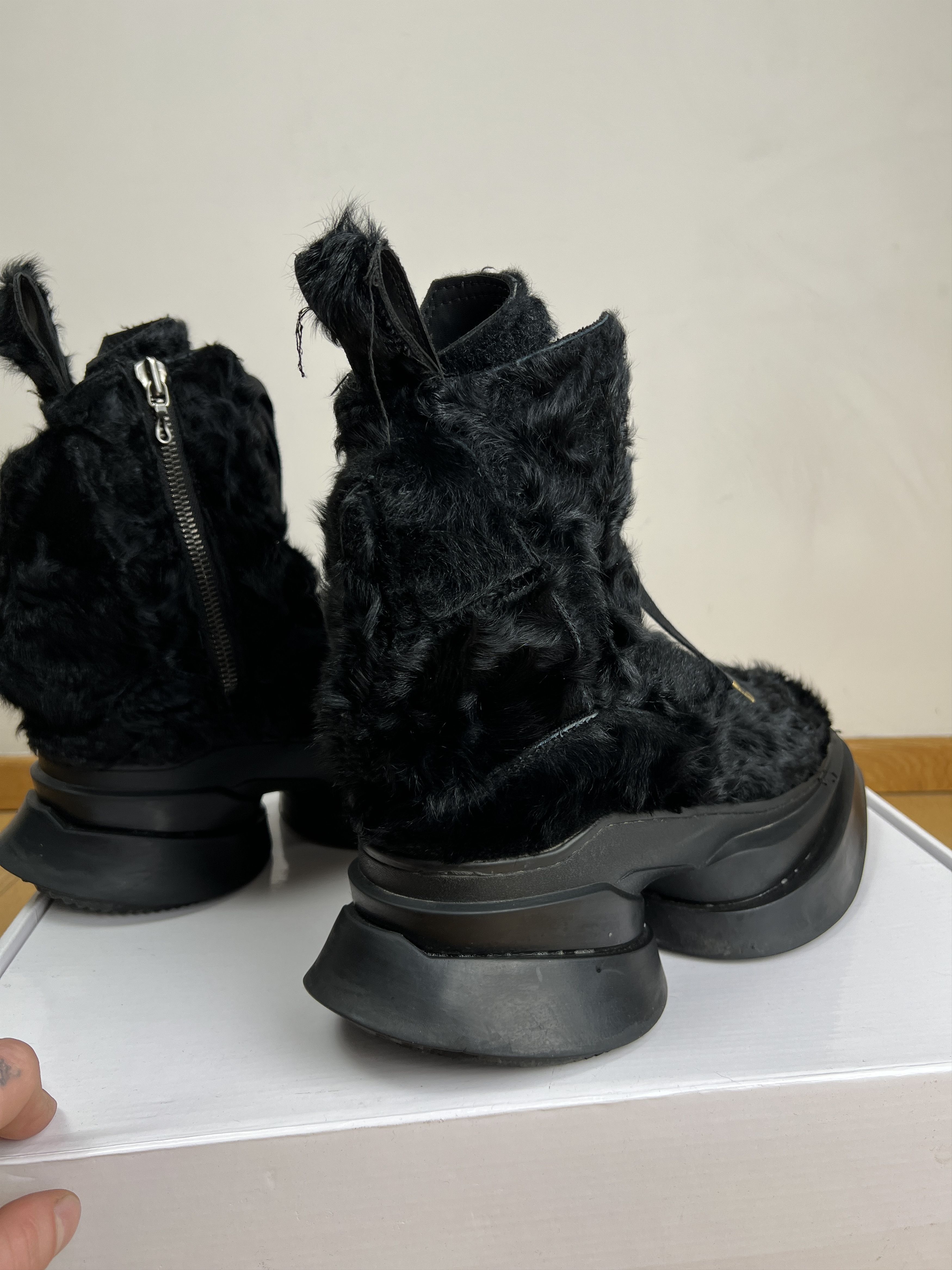 Julius Lamb Hair Shell Boots Size US 10 / EU 43 - 11 Thumbnail