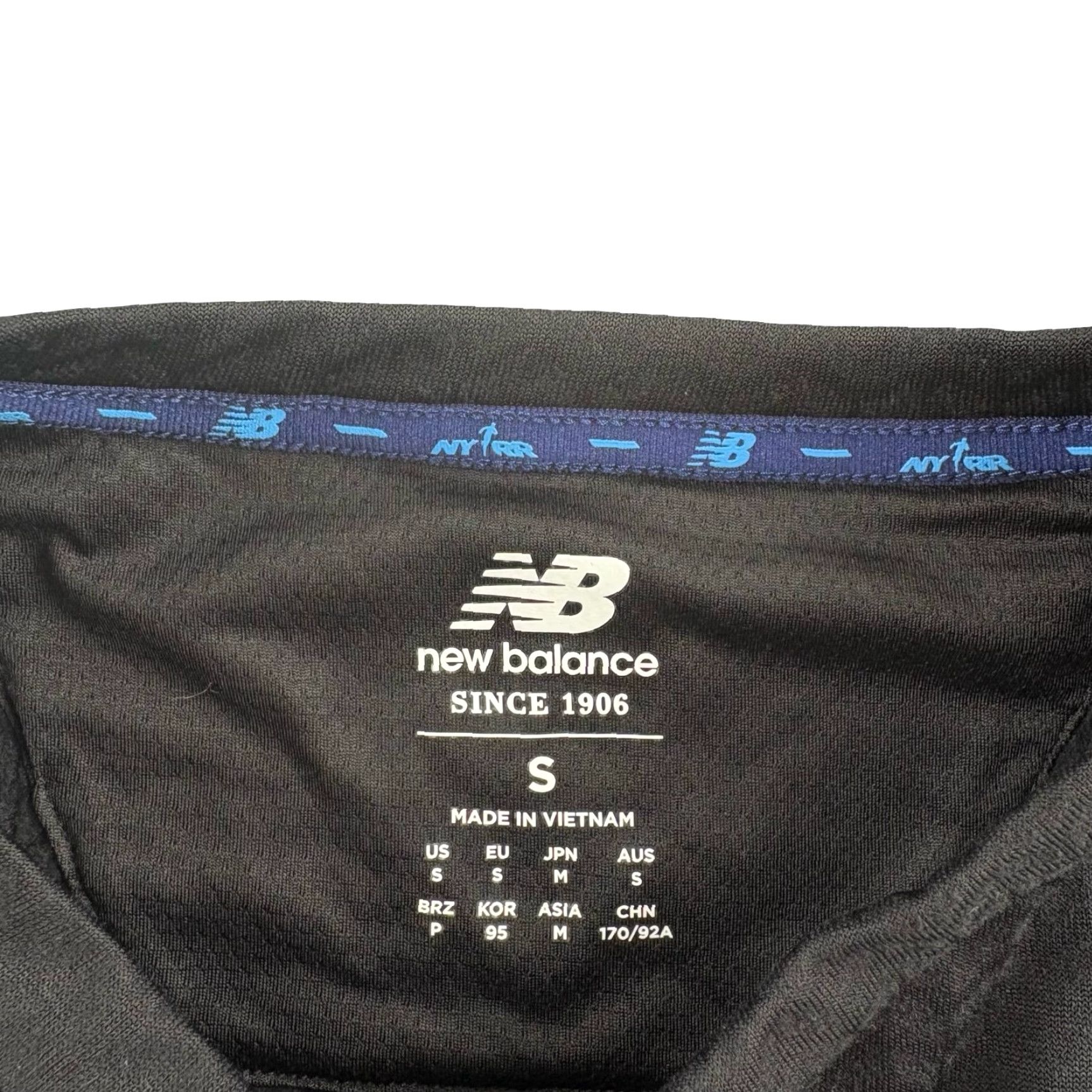 New Balance New Balance Marathon Finisher Sweatshirt Black XS Small? Size US S / EU 44-46 / 1 - 3 Thumbnail