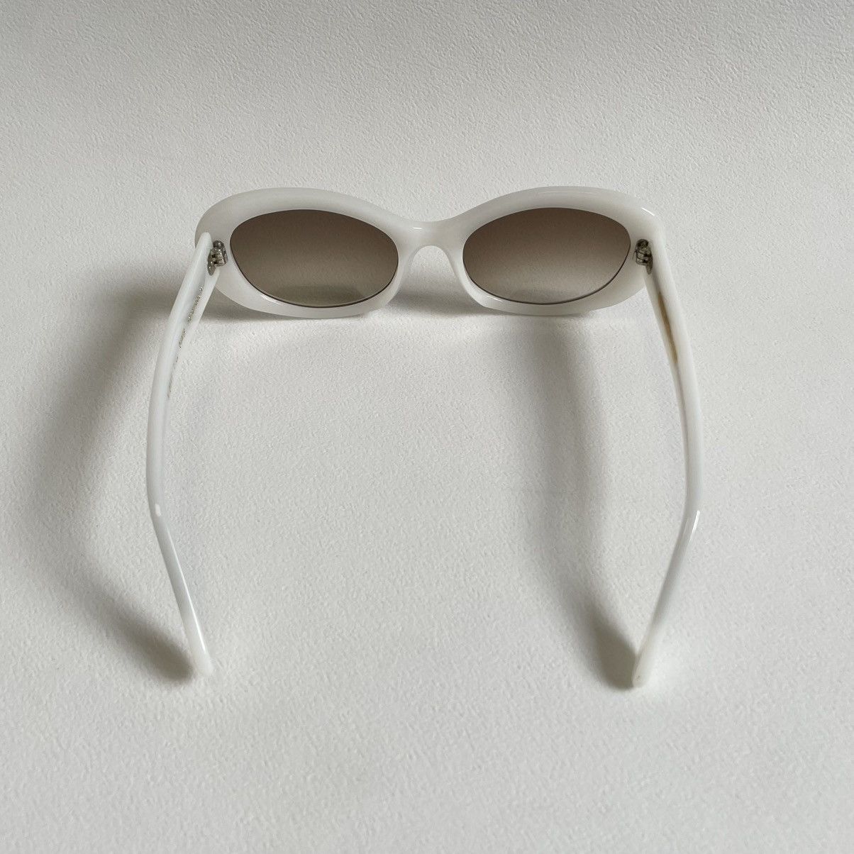 Cutler and Gross Milk White Oval ‘Cat Eye’ 70s Sunglasses Size ONE SIZE - 6 Thumbnail