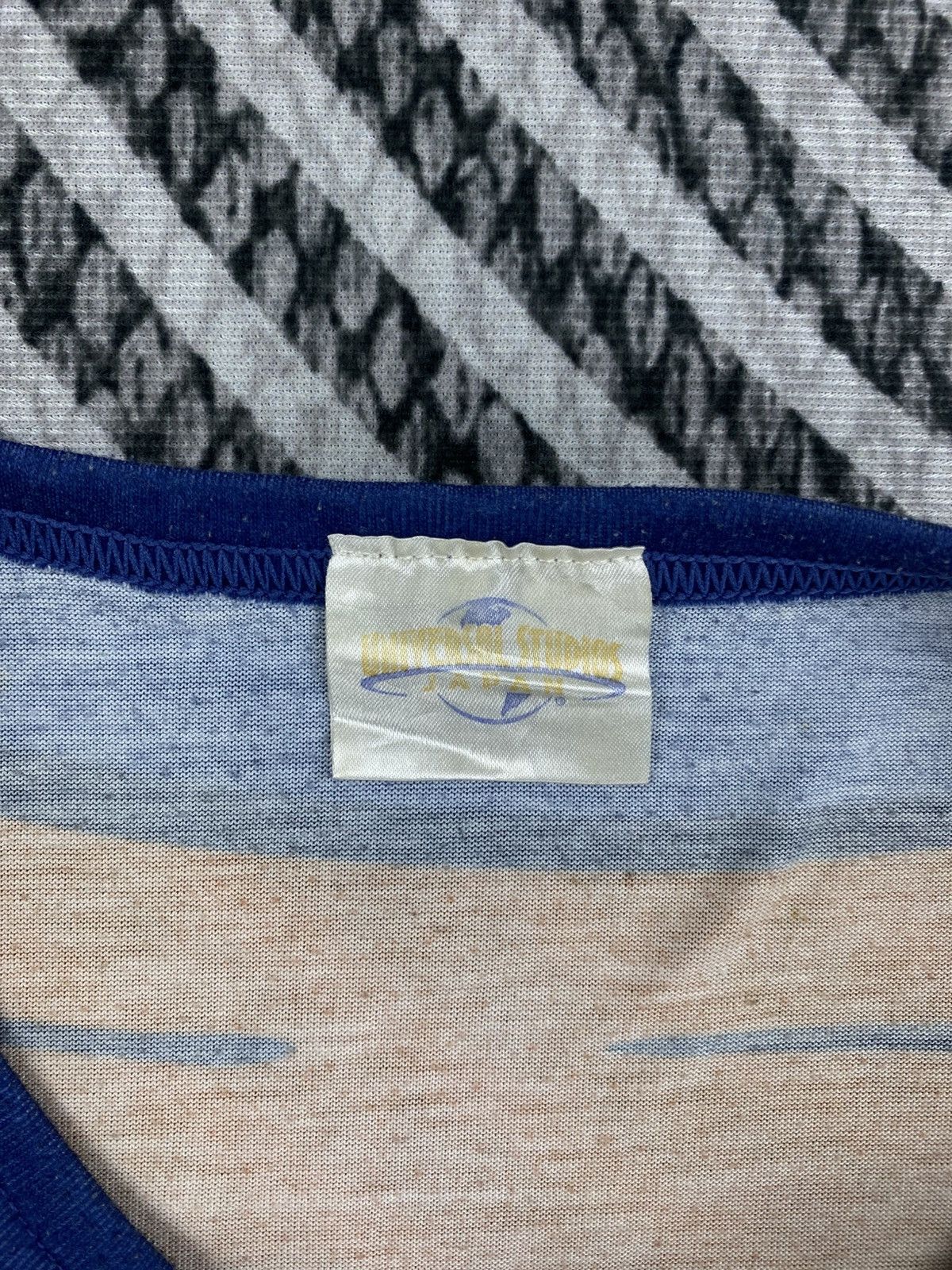 Universal Studios Vintage Universal Studios Son Goku Shortsleeve Shirt Size US M / EU 48-50 / 2 - 5 Thumbnail
