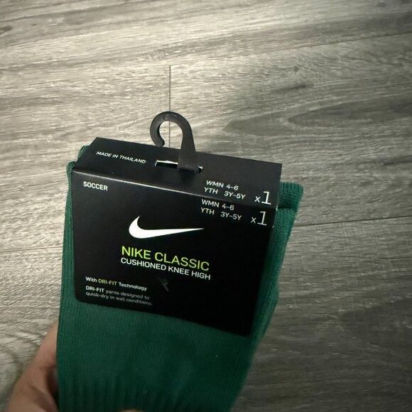 Nike NWT Nike Classic Soccer Knee High Socks Green Pair Size Wome Size ONE SIZE - 3 Thumbnail