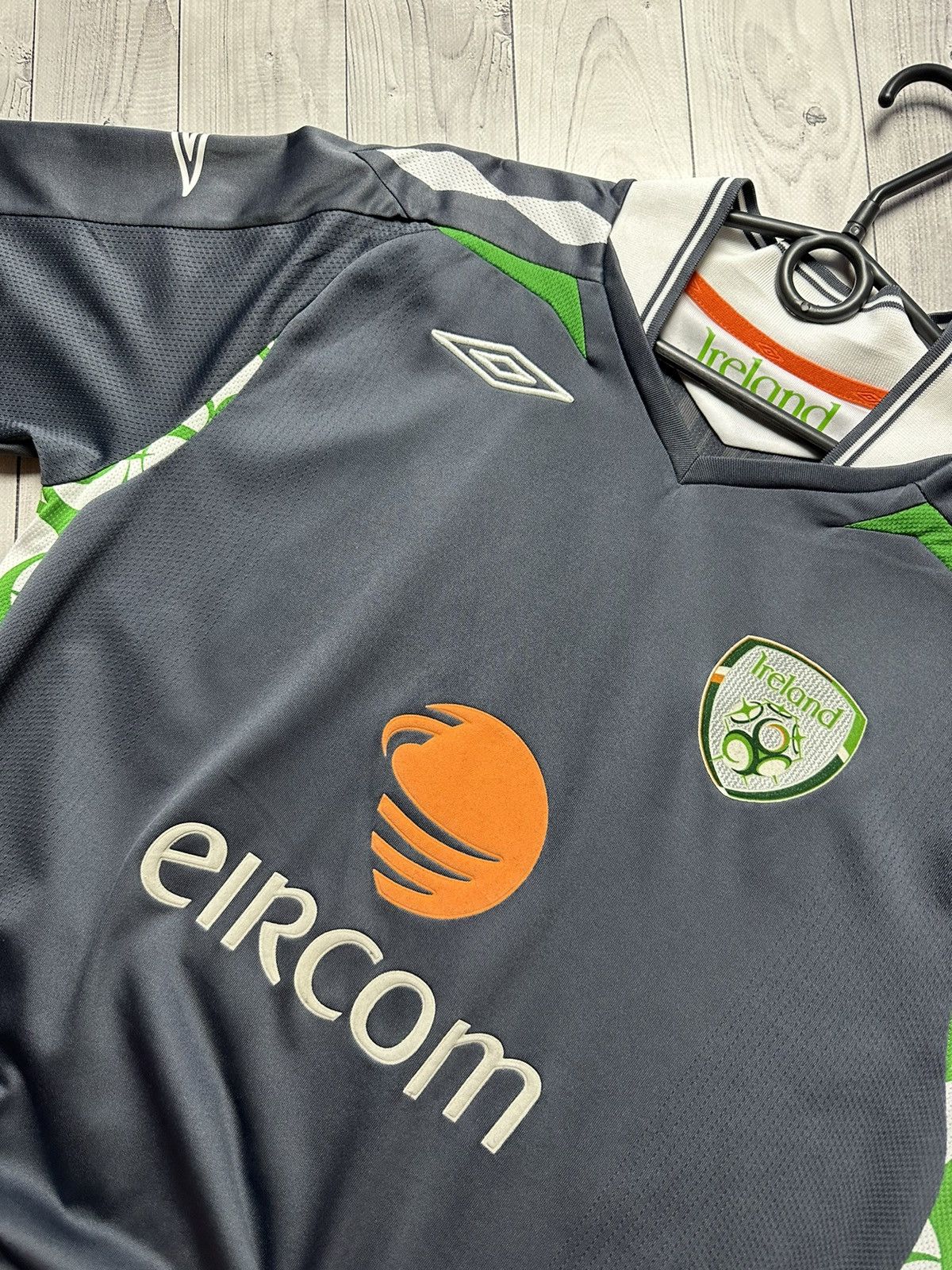 Umbro Vintage Umbro Ireland soccer jersey size L grey rare away Size US L / EU 52-54 / 3 - 5 Thumbnail