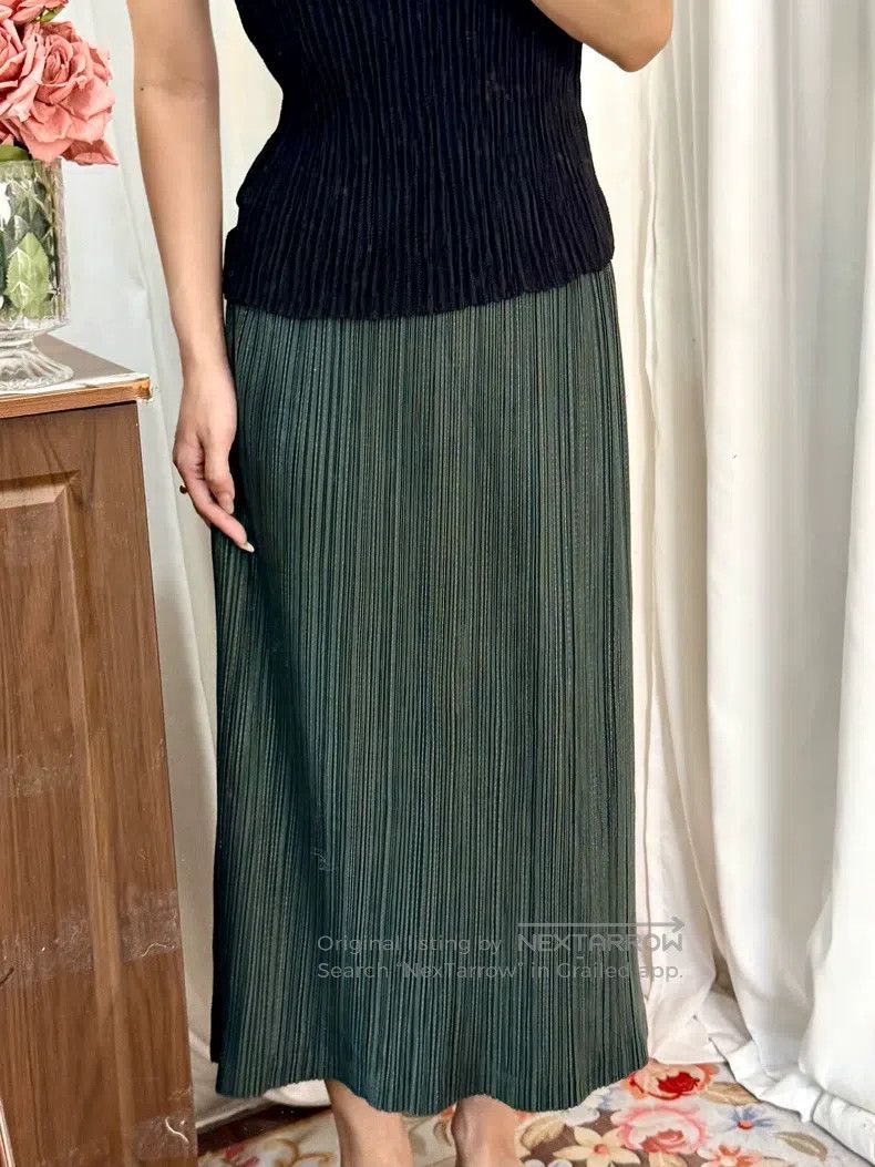 Issey Miyake Issey Miyake size:3 Dark Green Pleated Midi Skirt Size 22" - 3 Thumbnail