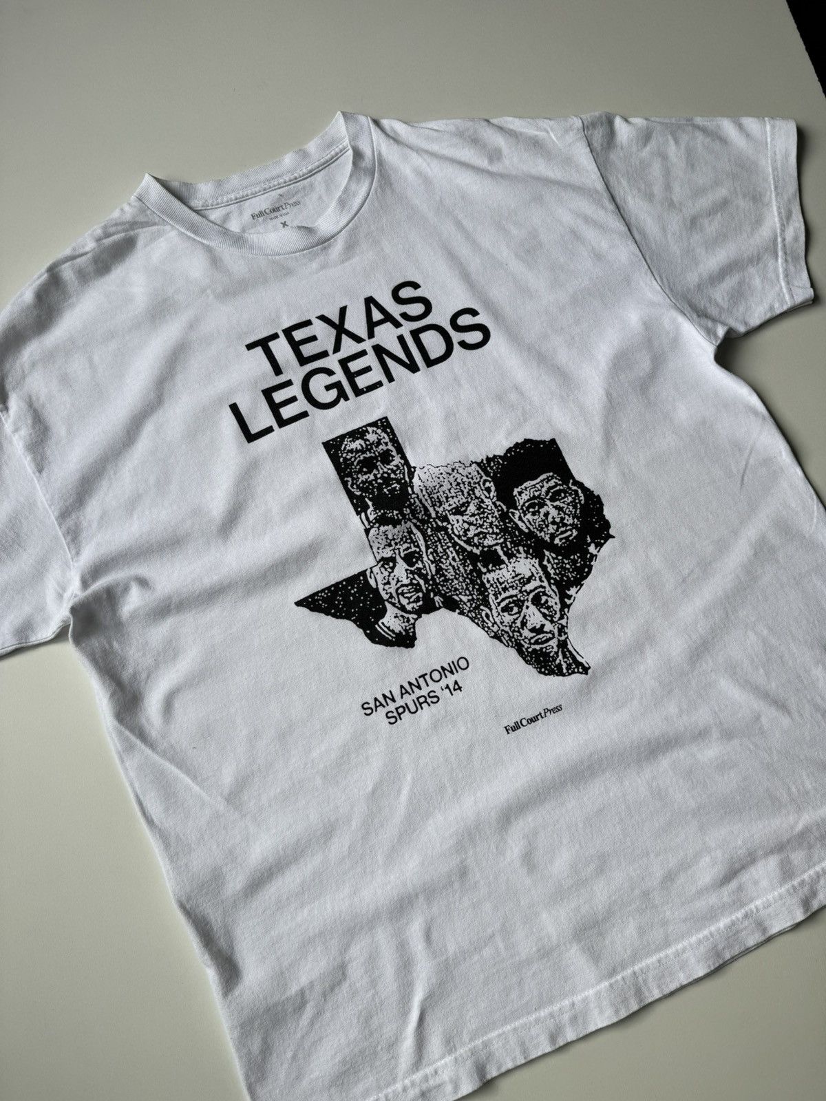 NBA × Vintage FULL COURT PRESS TEXAS LEGENDS SAN ANTONIO SPURS GRAPHIC TEE Size US XL / EU 56 / 4 - 12 Thumbnail