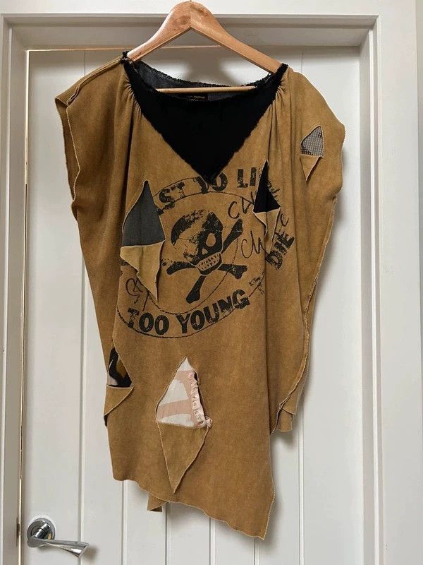 Vivienne Westwood Vivienne Westwood The skull is broken on the sleeveless ve Size S / US 4 / IT 40 - 1 Thumbnail