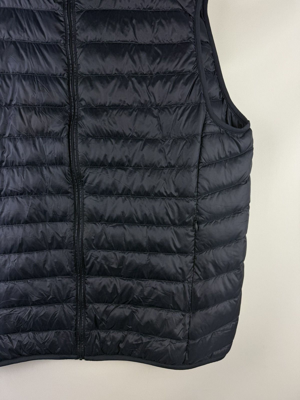 Uniqlo Uniqlo Men’s Micro Yarn Down Sleeveless Vest Jacket Size XL Size US XL / EU 56 / 4 - 6 Thumbnail