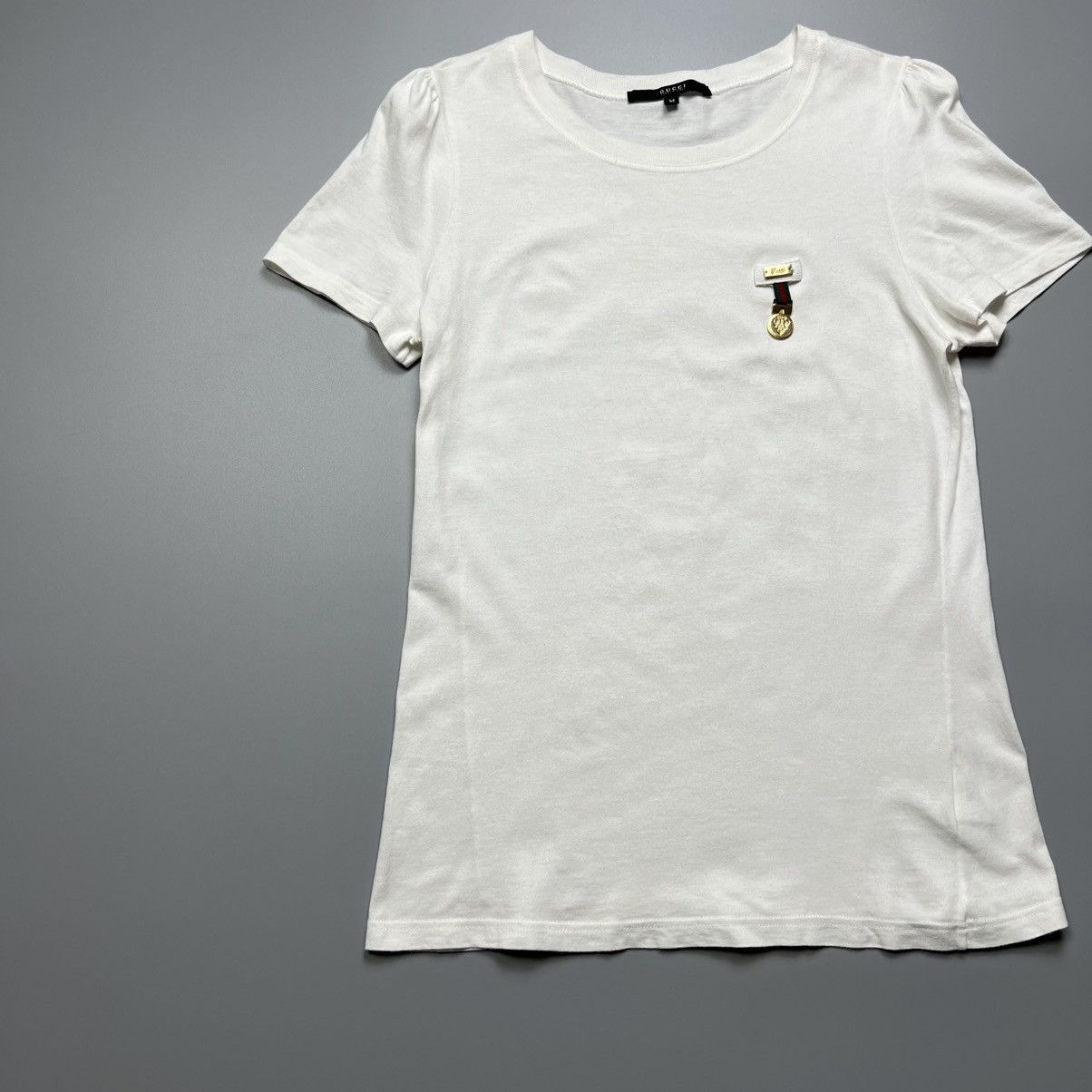 Gucci × Vintage Gucci - Gold Aglet Medal Plain - Tshirt Size M / US 6-8 / IT 42-44 - 4 Thumbnail