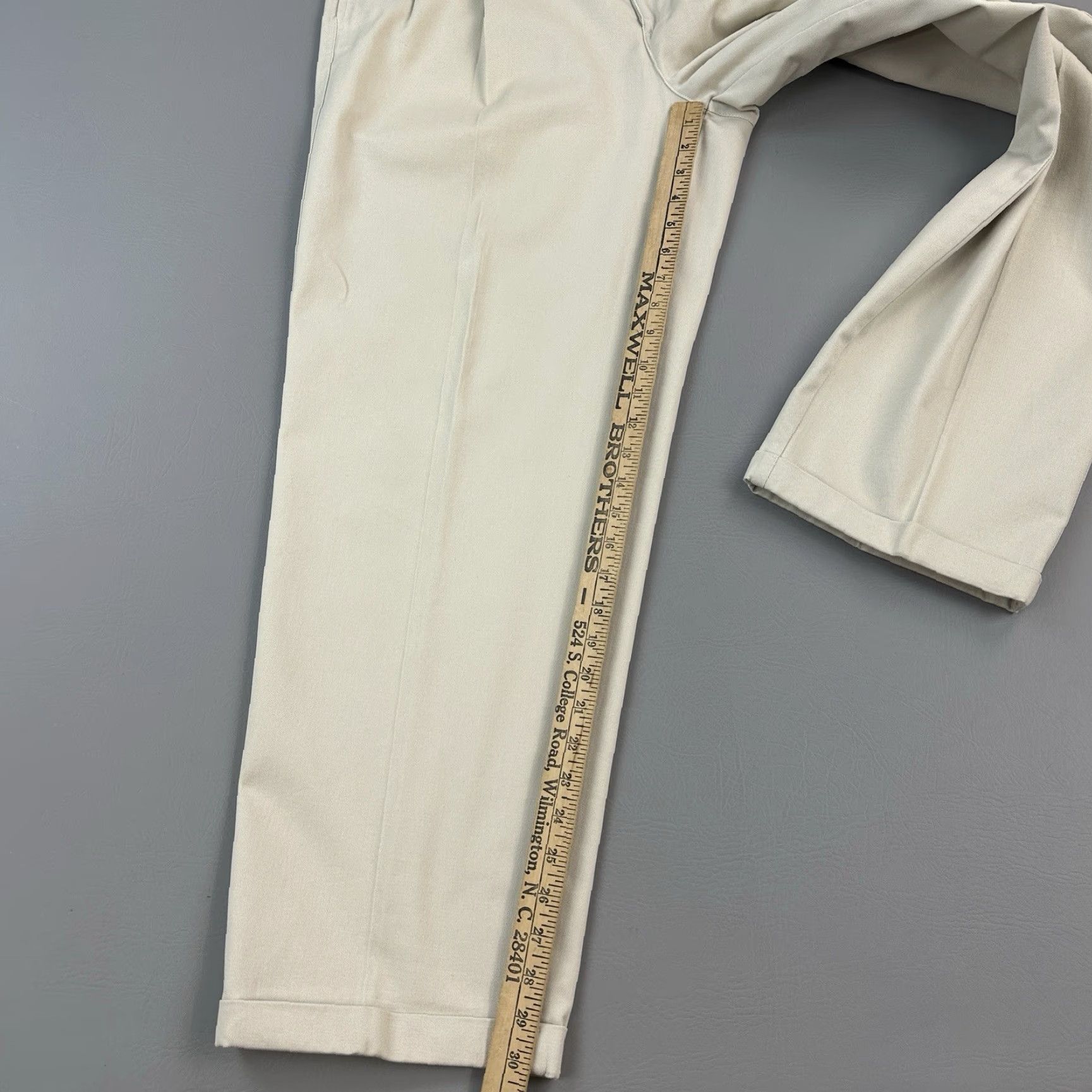 Chaps VINTAGE Chaps Ralph Lauren Pants Mens 36x30 Beige Pleated Cuffed Hem Preppy Size US 36 / EU 52 - 5 Thumbnail