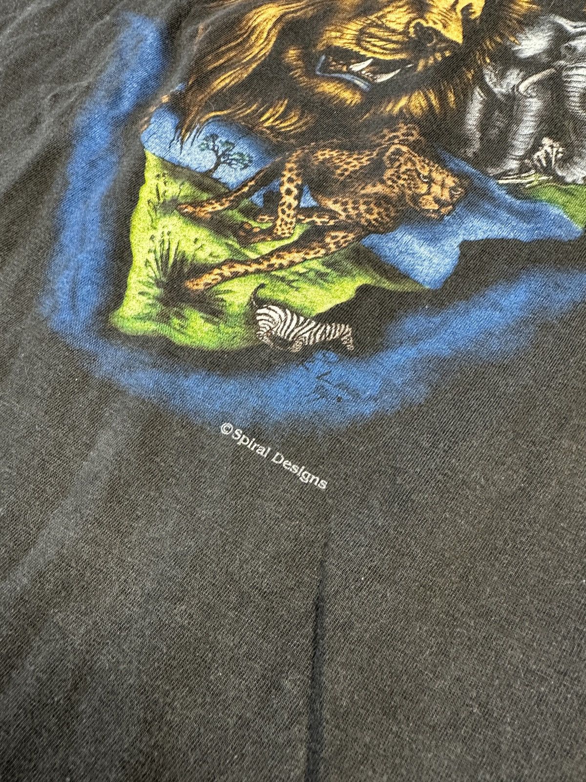 Vintage Vintage Africa T-shirt Rare Logo Streetwear Casual Merch VTg Size US XL / EU 56 / 4 - 3 Thumbnail