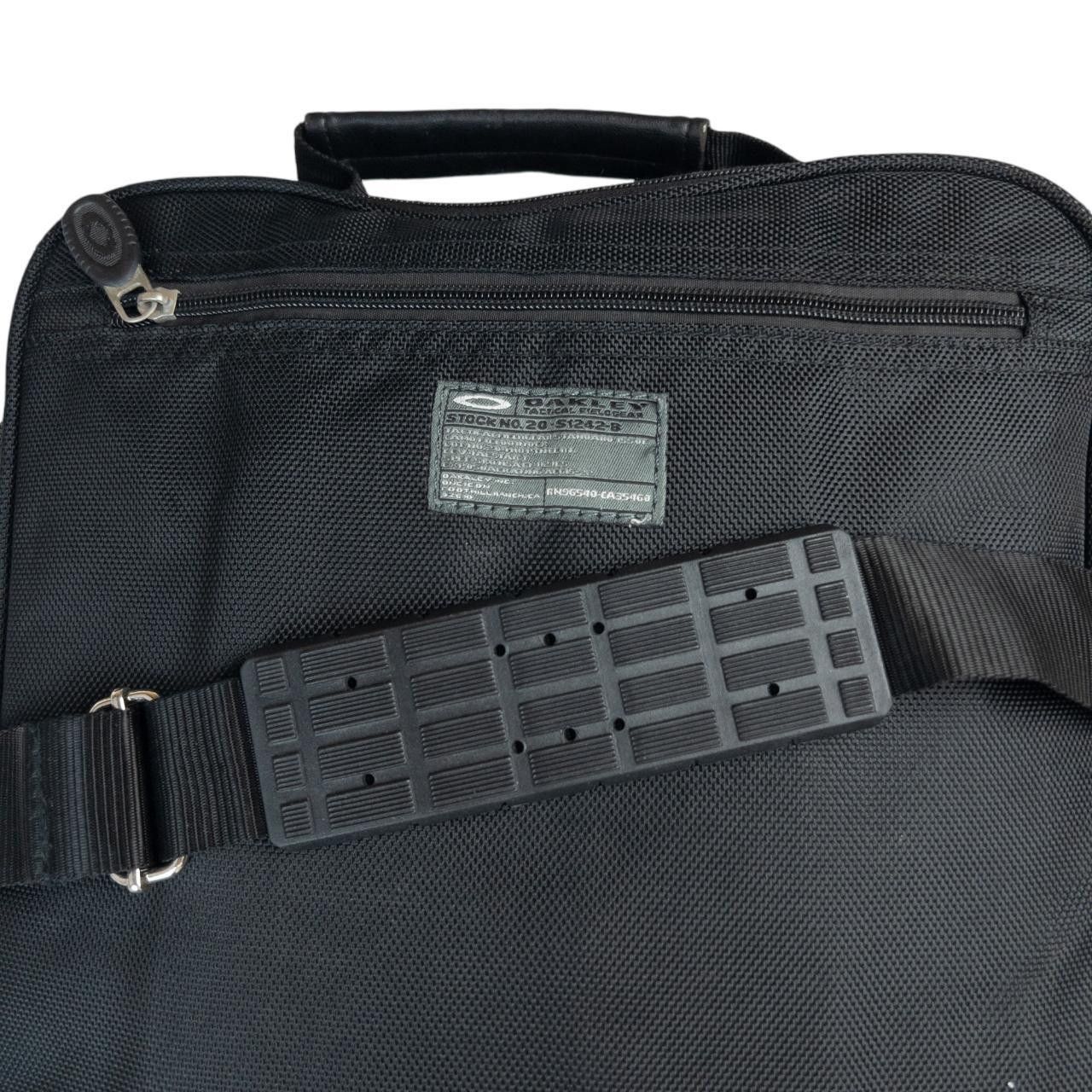 Oakley Vintage Oakley Crossbody Laptop Bag Size ONE SIZE - 8 Thumbnail