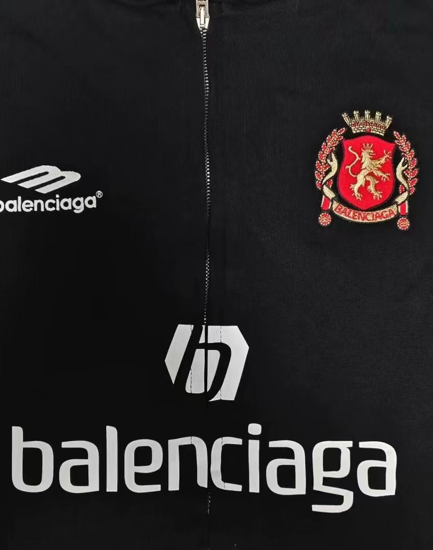 Balenciaga Balenciaga 24 Spring Manchester United Soccer 2412-Nextarrow Size US XS / EU 42 / 0 - 3 Thumbnail