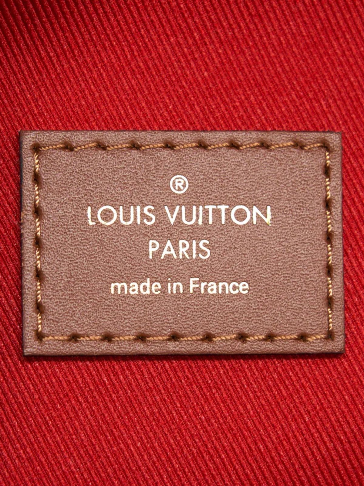 Louis Vuitton Louis Vuitton Teddy Fleece Shearling Monogram Waist Bumbag Size ONE SIZE - 9 Thumbnail
