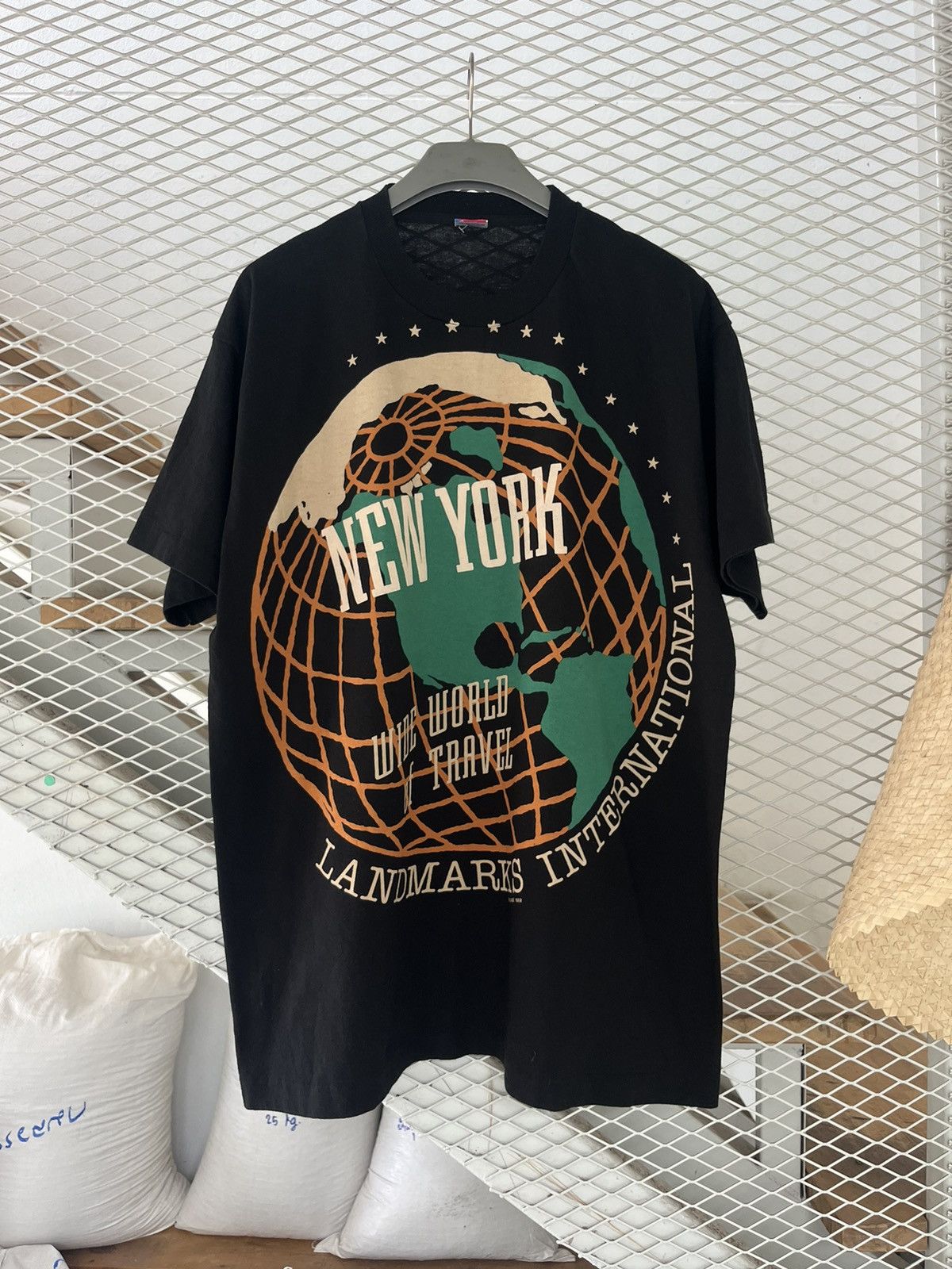 Vintage Vintage NEW YORK Wide World Of Travel 1989’s CARIBE T-shirt Size US XL / EU 56 / 4 - 2 Thumbnail