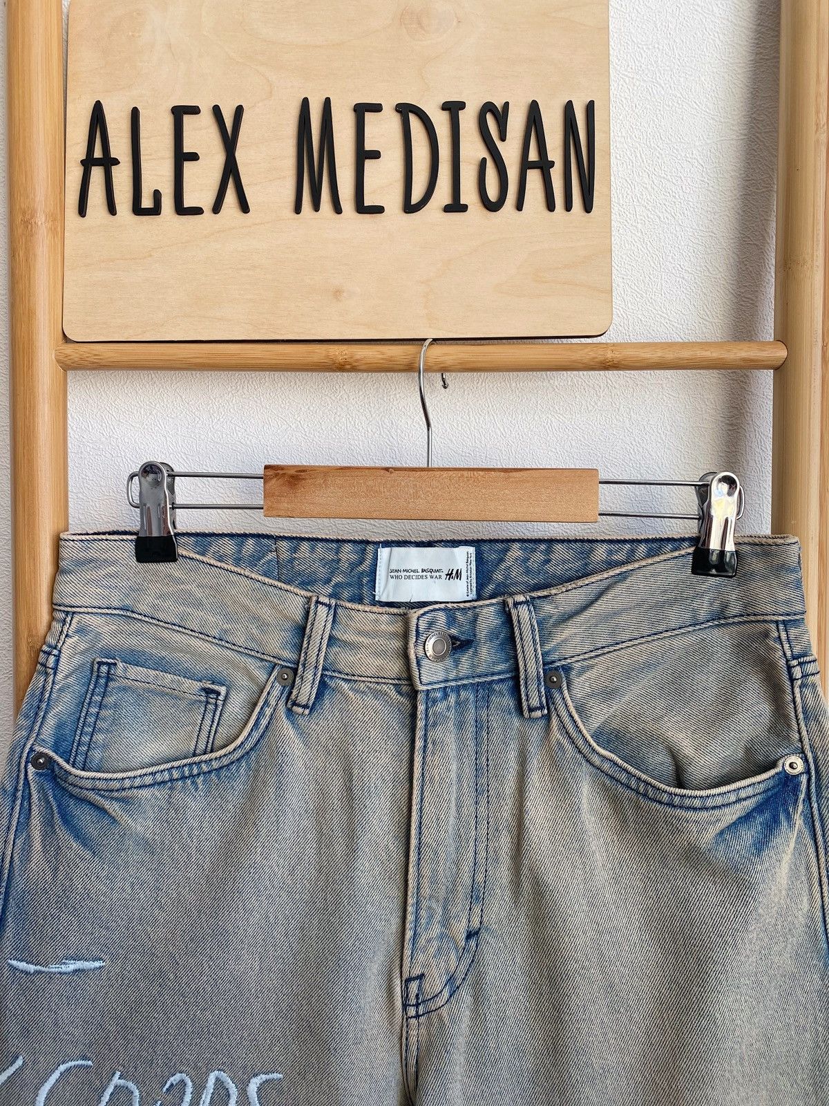 H&M × Jean-Michel Basquiat × Who Decides War Who Decides War bootcut loose jeans H&M x Basquiat x Ev&Tela Size US 31 - 9 Thumbnail