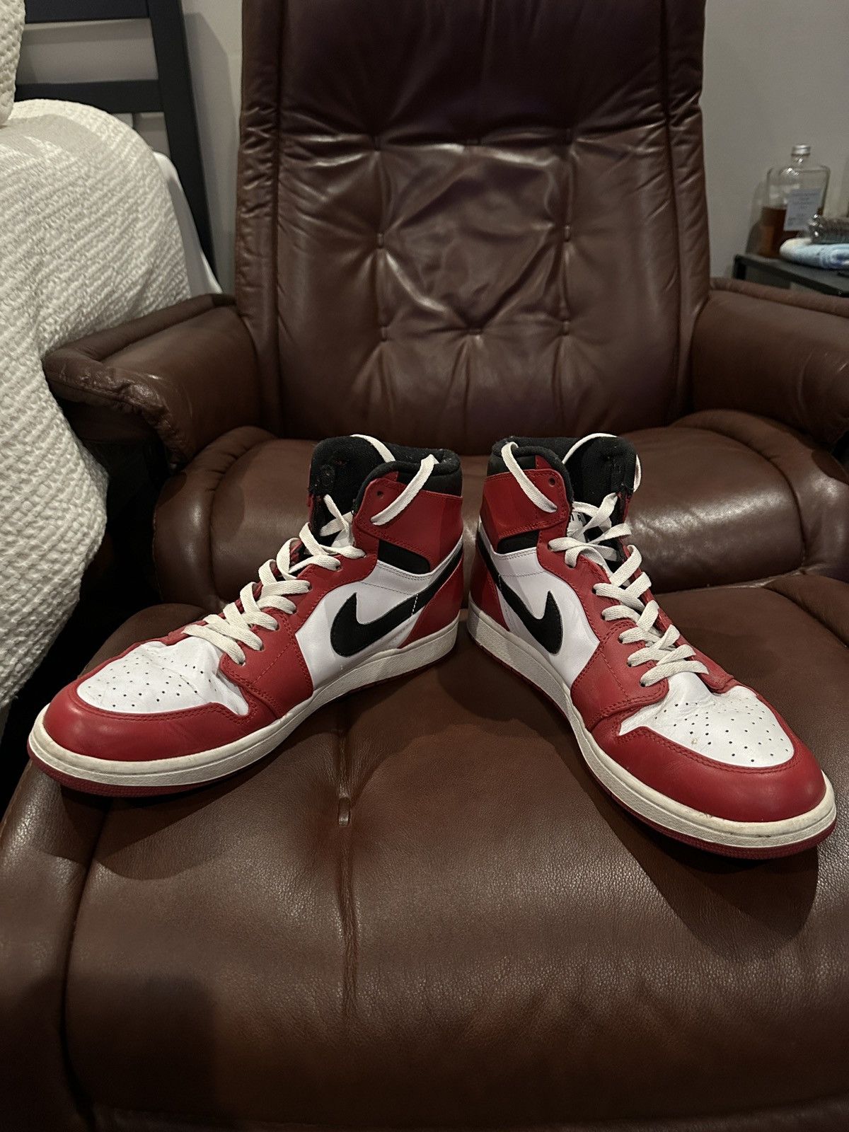 Jordan Brand Jordan 1 Chicago 2013 Size US 12 / EU 45 - 4 Thumbnail